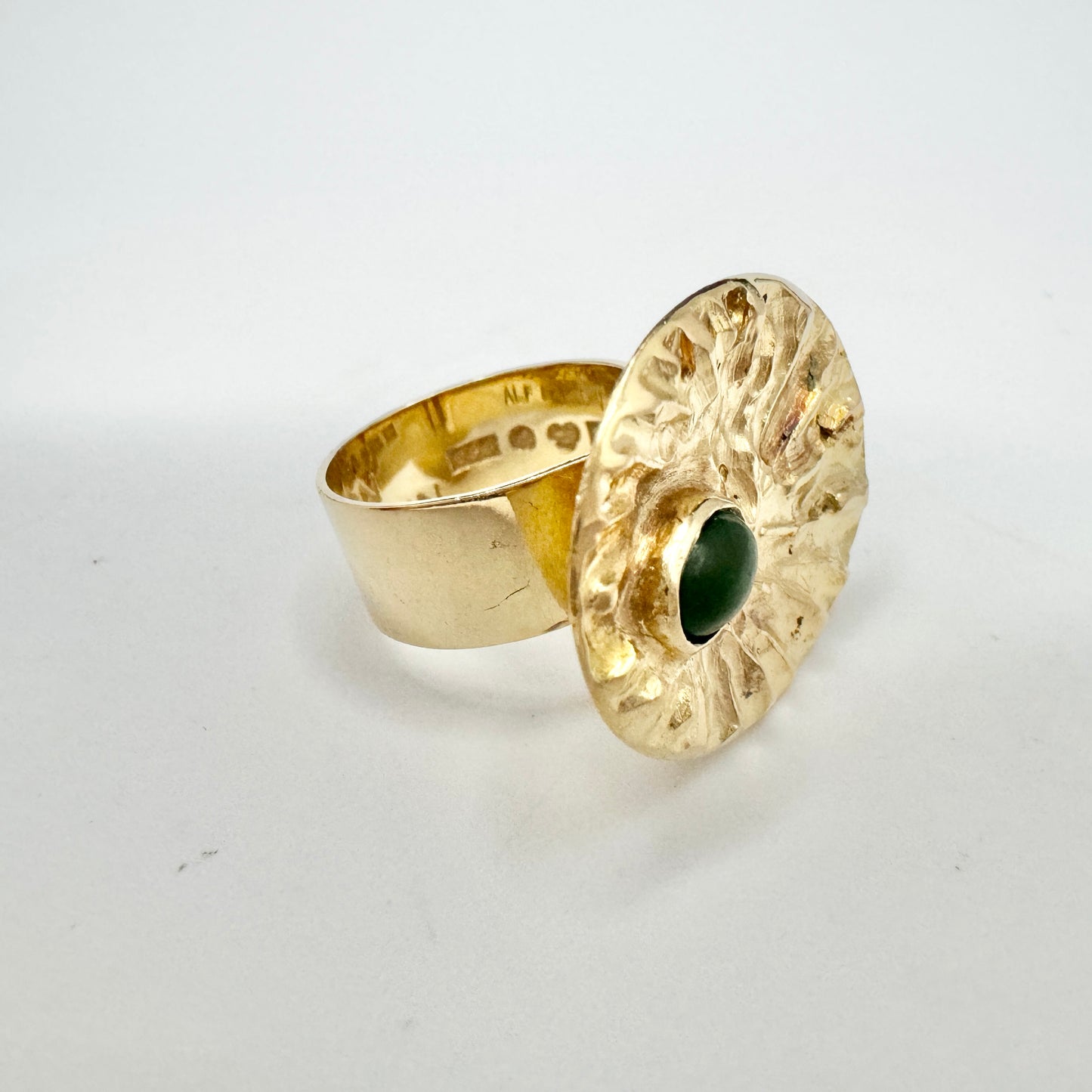 Alf Halldin, Sweden 1971. Bold Vintage 18k Gold Green Agate Ring. 14.8 gram