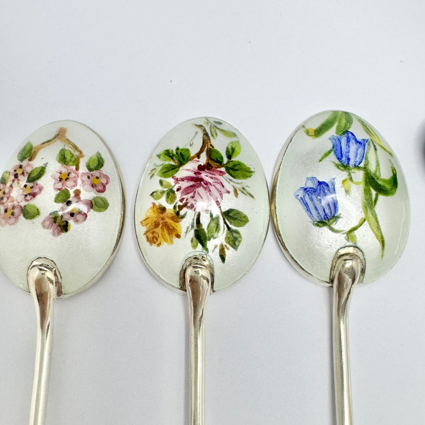 Henry Clifford Davis, Birmingham 1954. Vintage Sterling Silver Enamel Coffee Bean Spoons. Boxed.