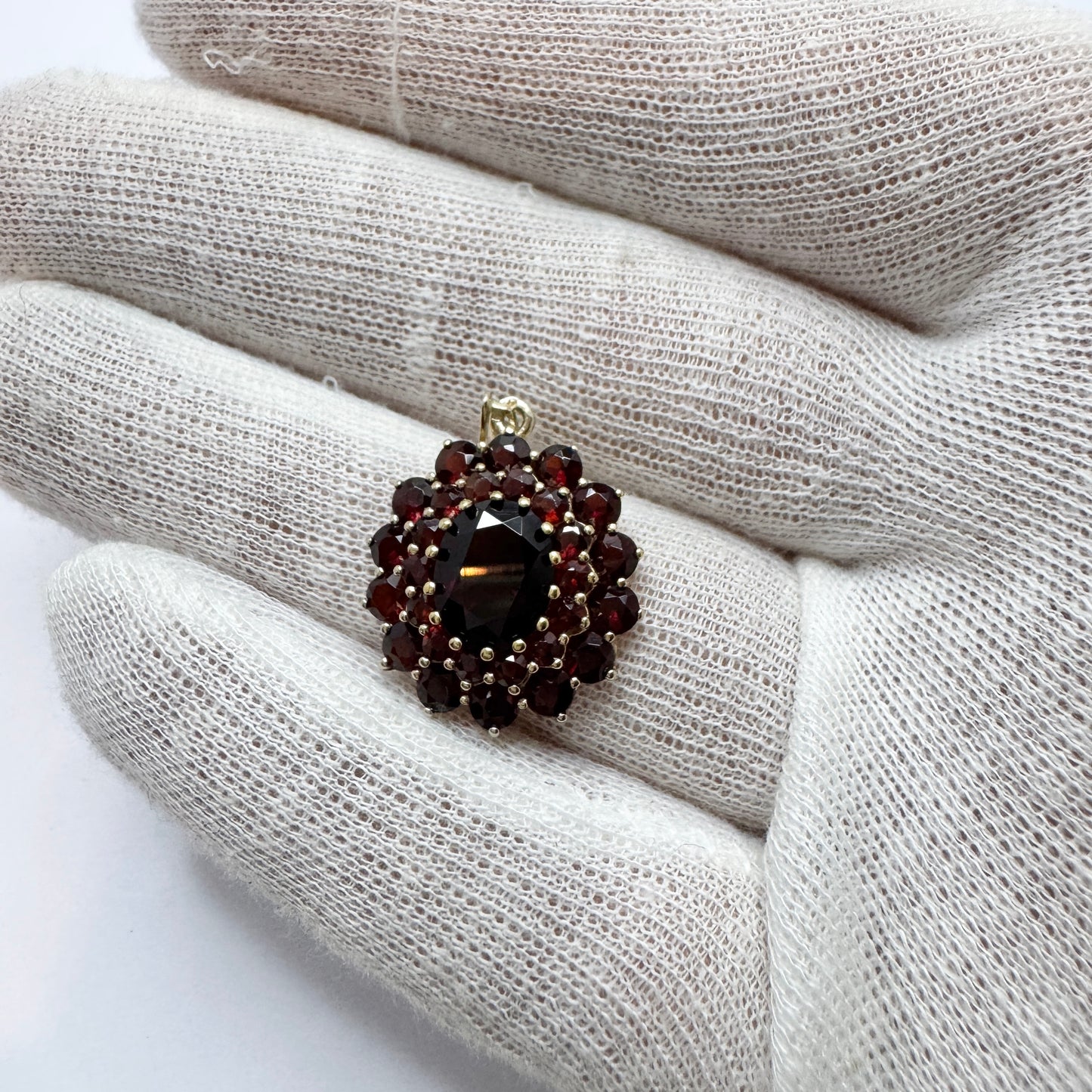 Vintage 1950-60s Solid Silver Garnet Pendant.