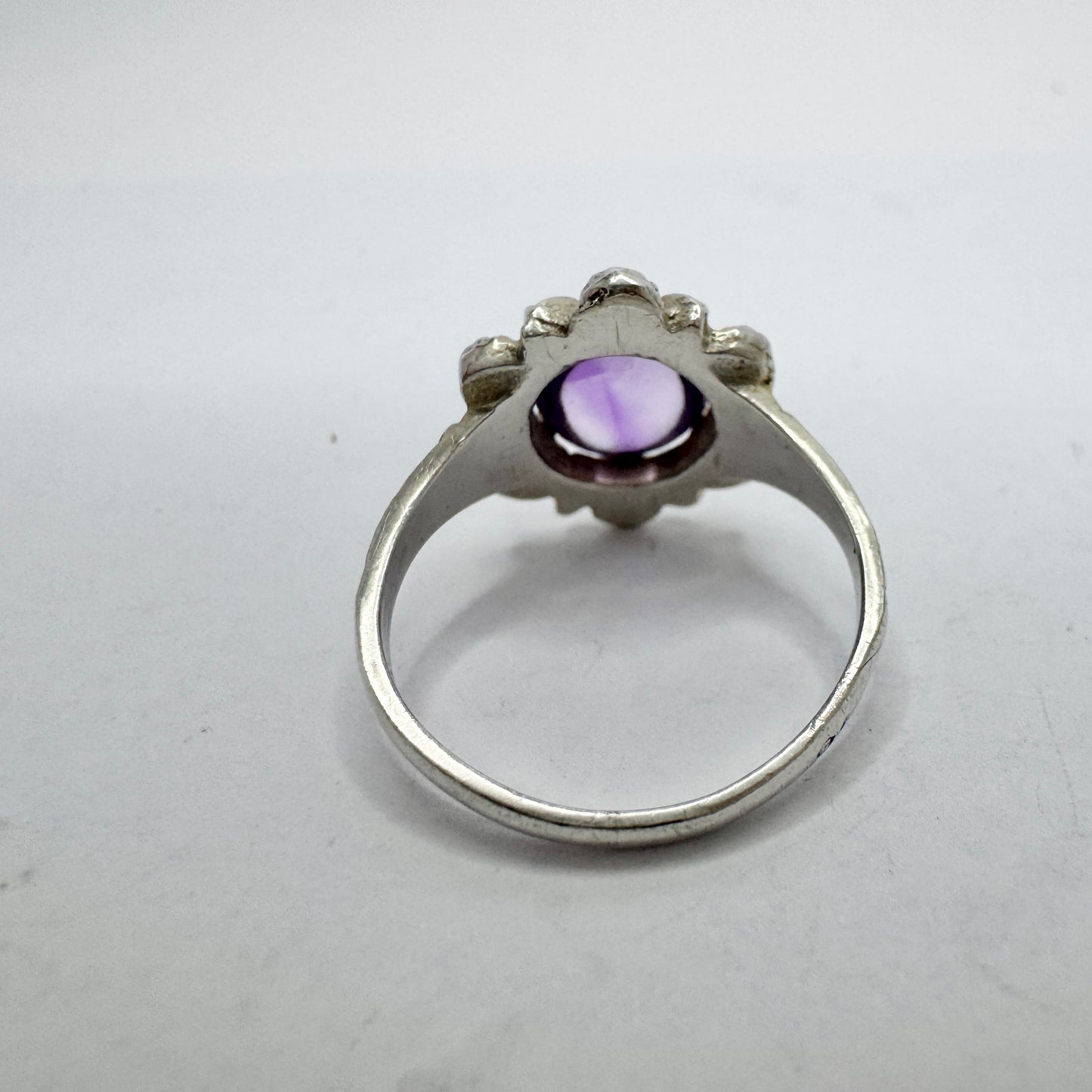 Vintage c 1950s. Solid Silver Amethyst Ring.