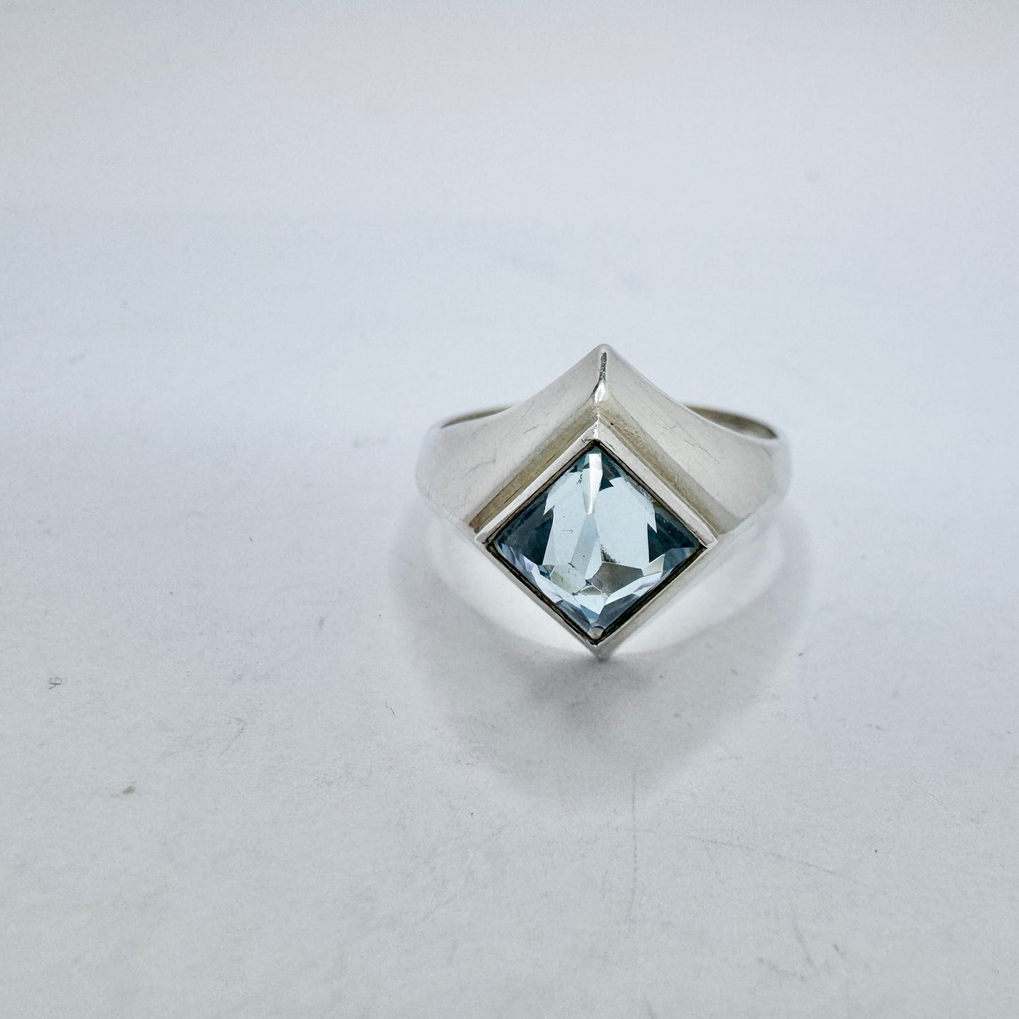 Vintage 1960s. Solid Silver Synthetic Spinel Ring.