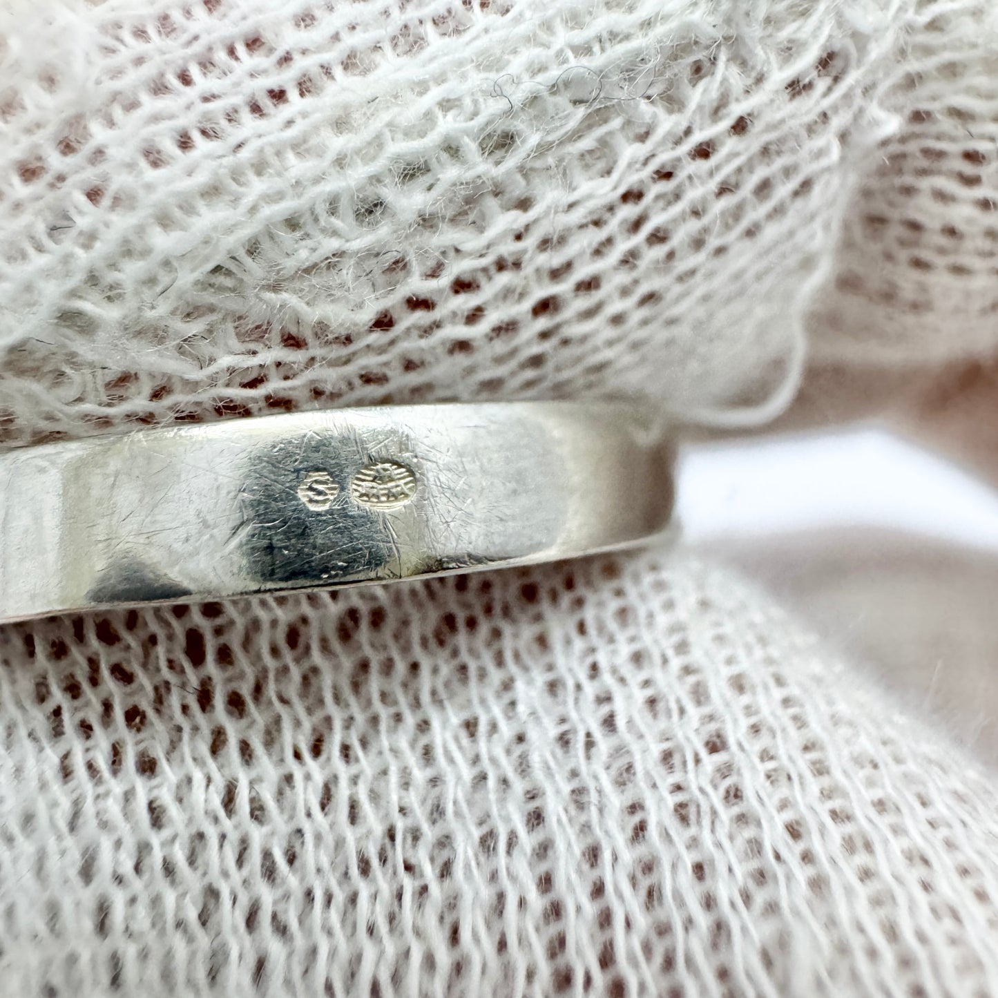 Vintage 1960s. Solid Silver Synthetic Spinel Ring.