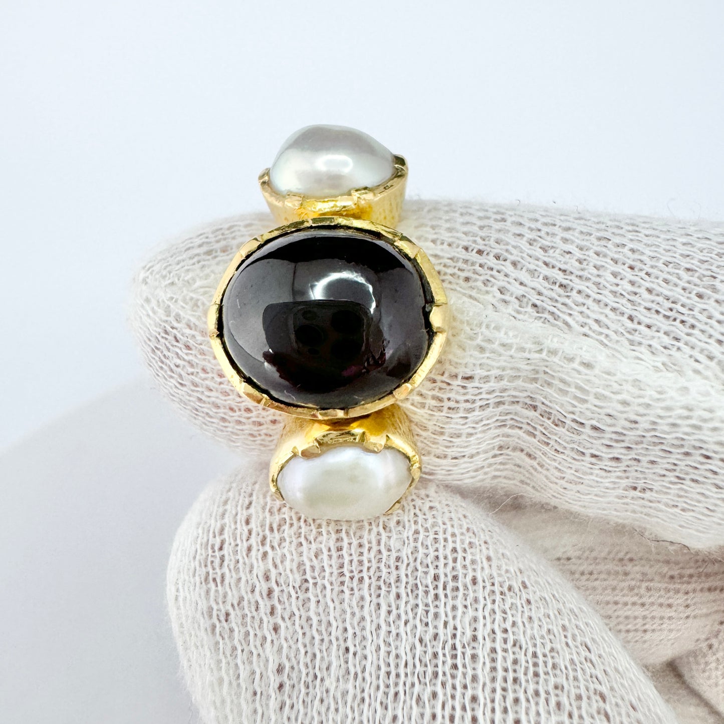 Portugal. Vintage 19.2k Gold Garnet Cultured Pearl Ring.