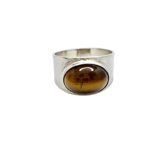 Vintage c 1960s. Solid Silver Tiger's Eye Ring.