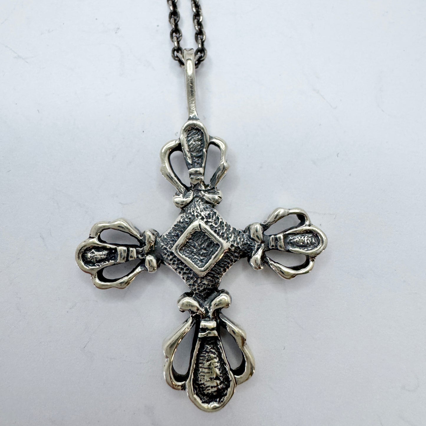 Finland. Vintage Sterling SIlver Cross Pendant Long Chain Necklace.