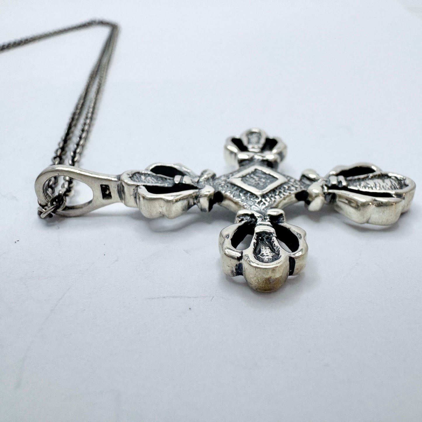 Finland. Vintage Sterling SIlver Cross Pendant Long Chain Necklace.