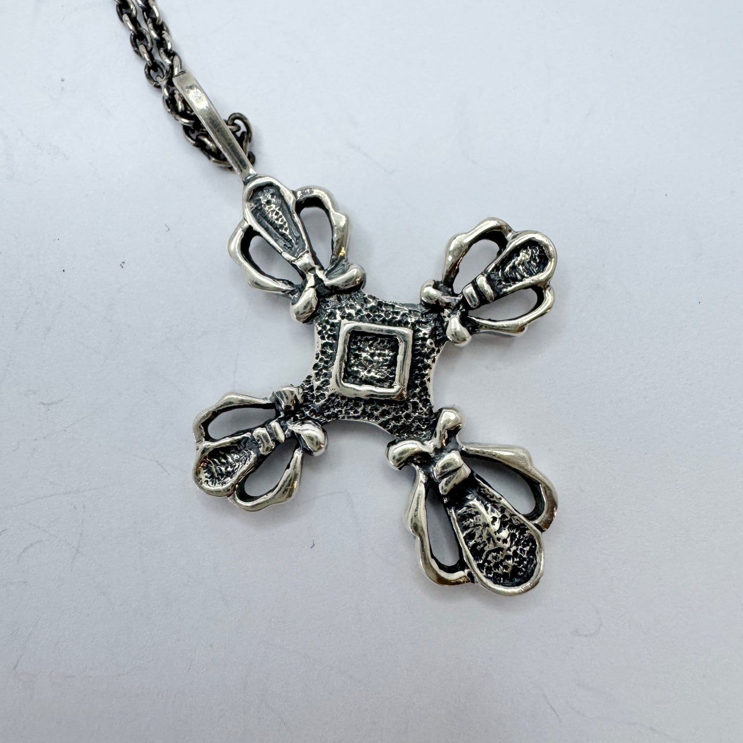 Finland. Vintage Sterling SIlver Cross Pendant Long Chain Necklace.