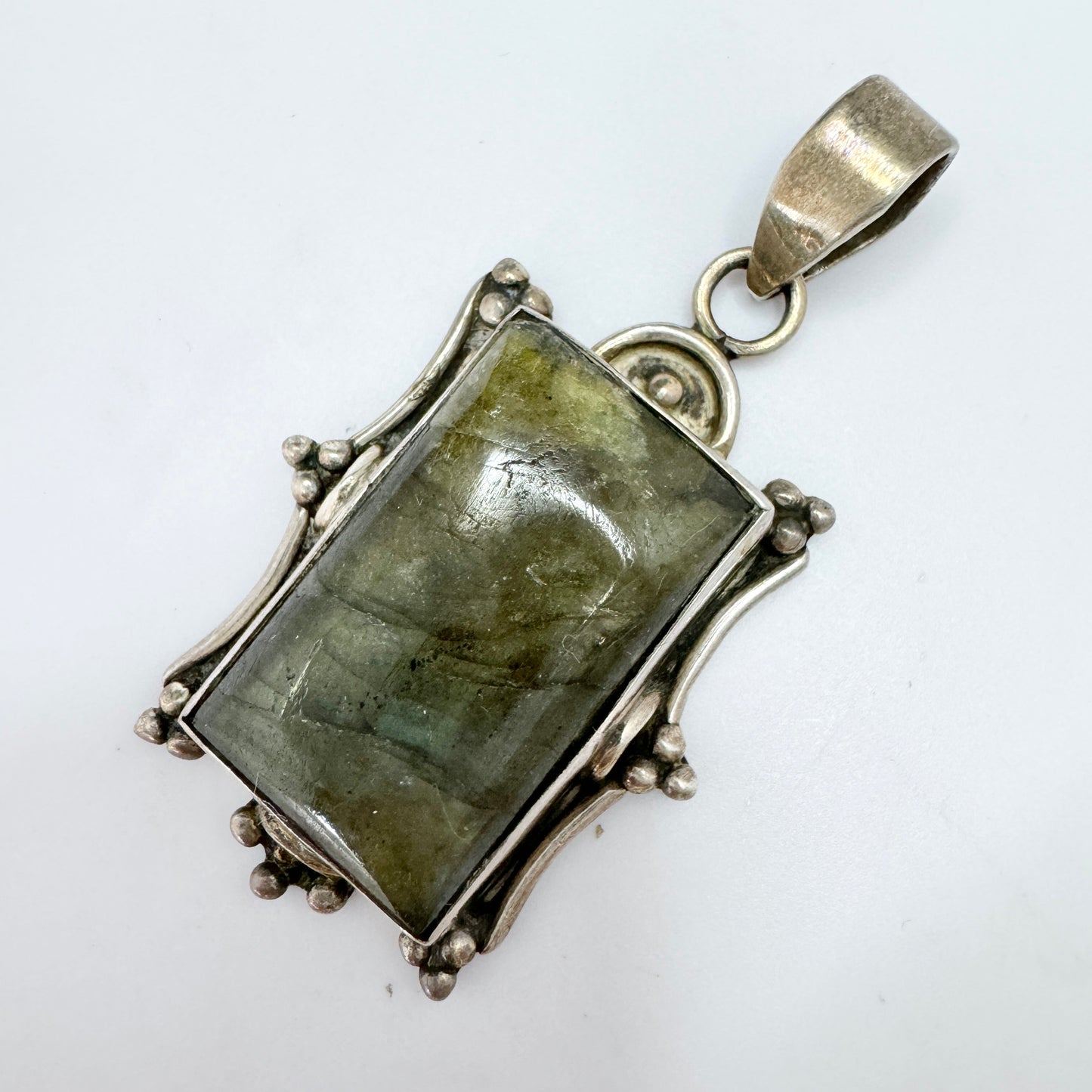 Vintage Sterling Silver Labradorite Pendant.