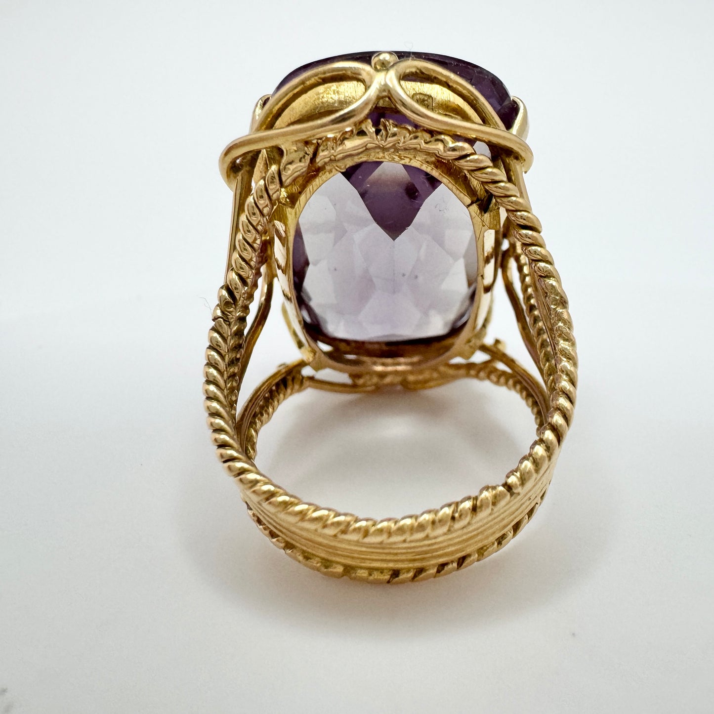 Egypt. Bold Vintage 18k Gold Synthetic Alexandrite Ring. 23.1 gram.