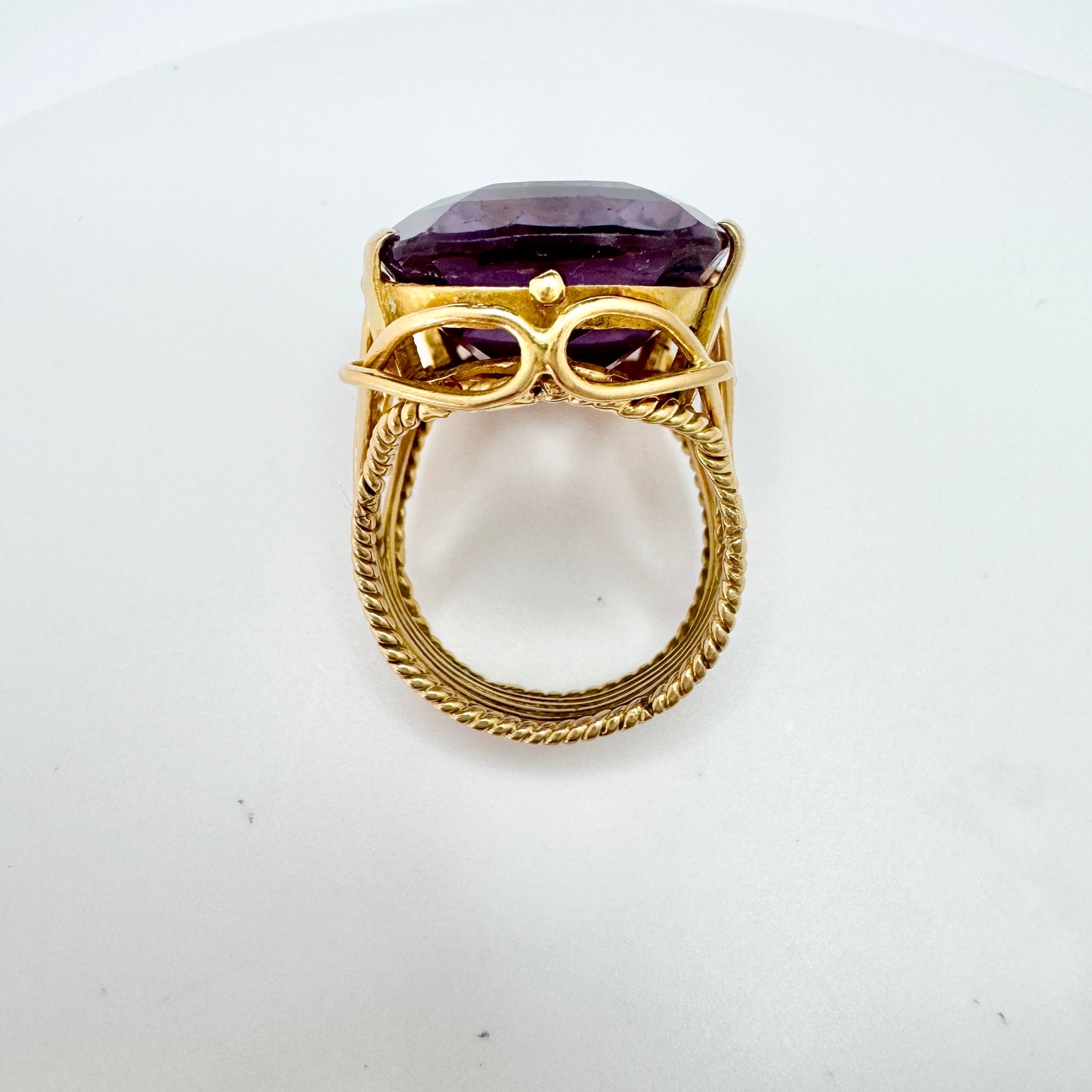 Egypt. Bold Vintage 18k Gold Synthetic Alexandrite Ring. 23.1 gram.