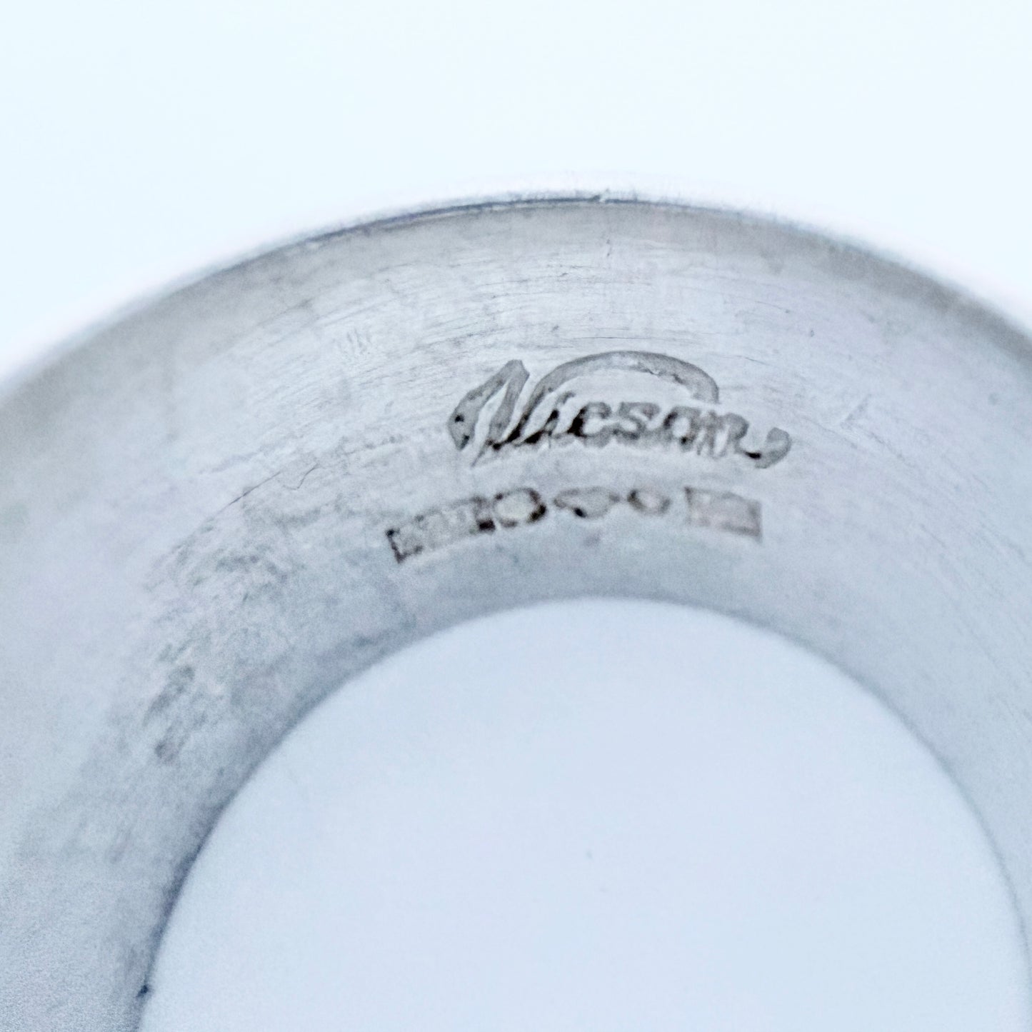 Victor Janson, Sweden 1959. Vintage Solid Silver Floral Band Ring.