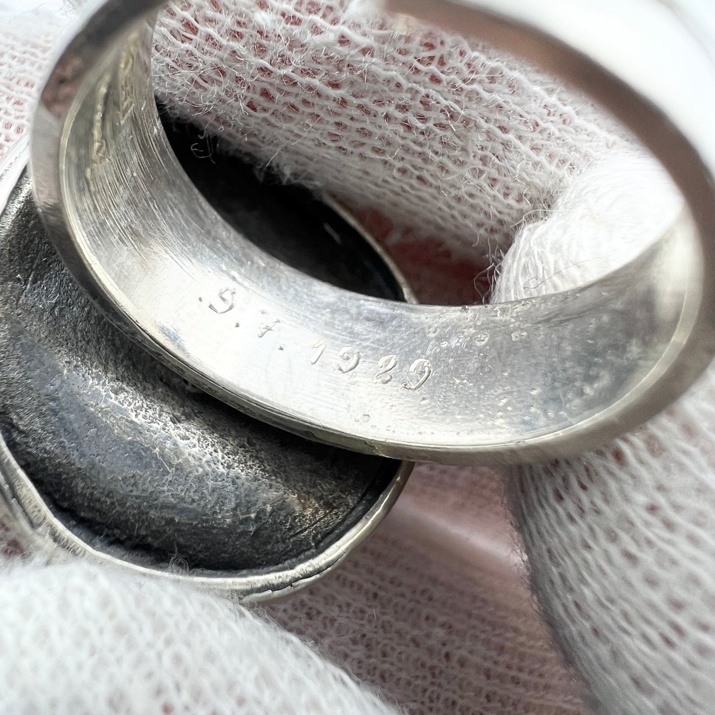 Jorma Laine for Turun Hopea Finland 1973. Vintage Solid Silver Ring. Signed.