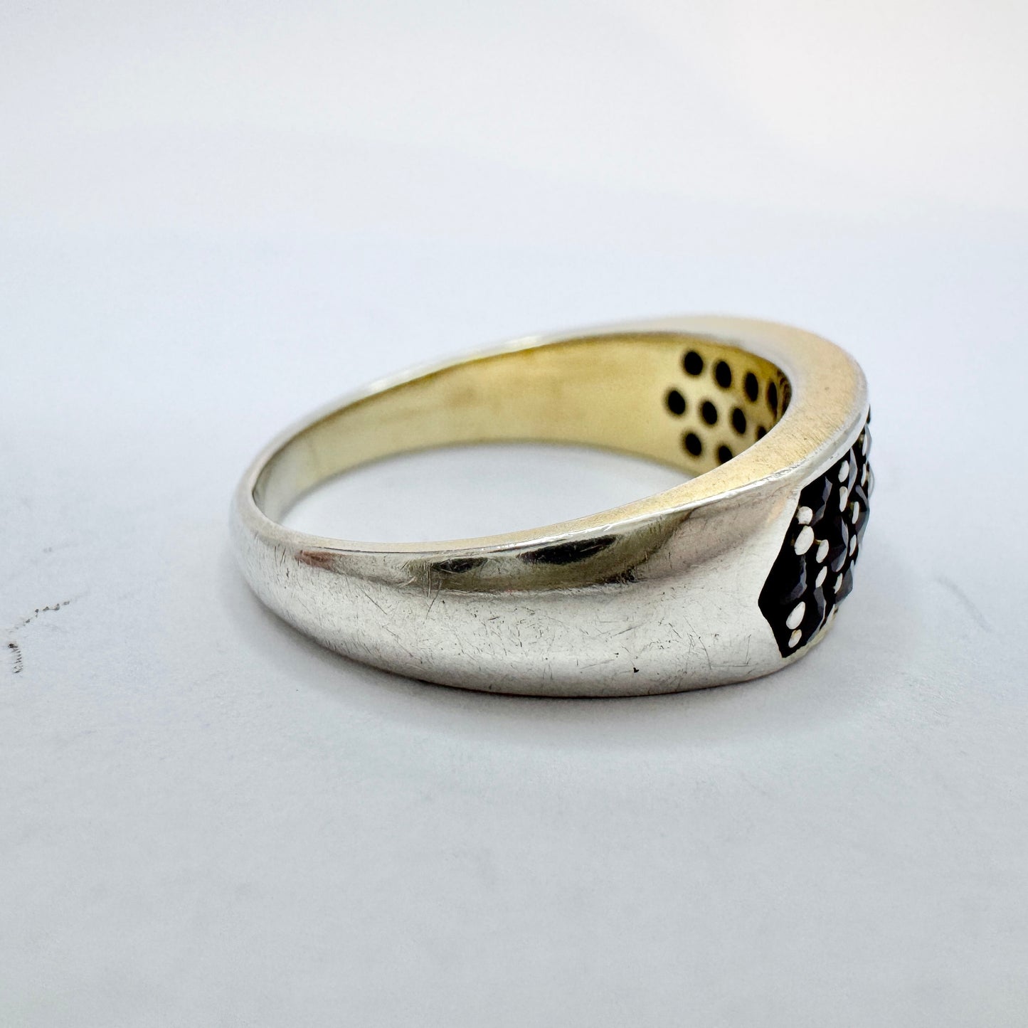 Vintage c 1940-50s. Solid Silver Garnet Ring.