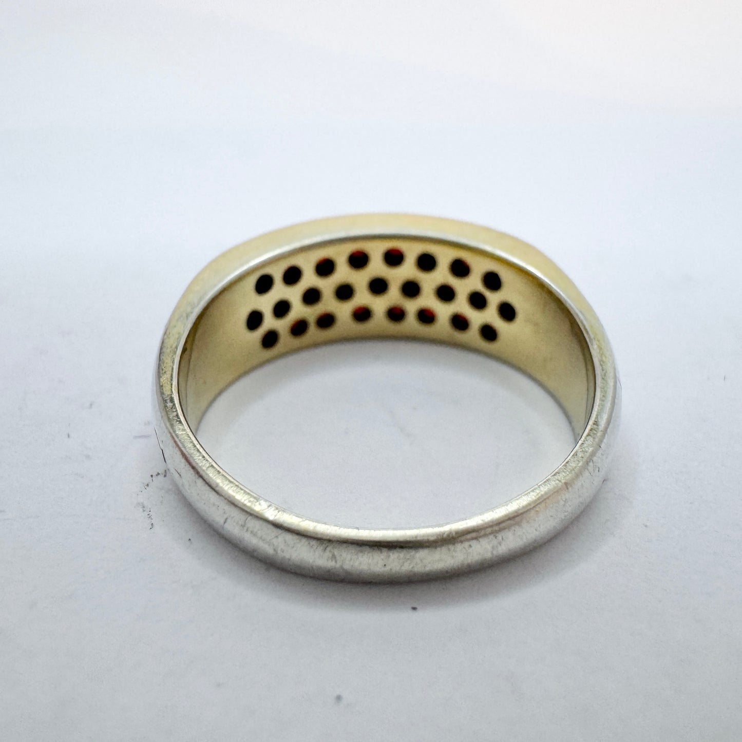 Vintage c 1940-50s. Solid Silver Garnet Ring.