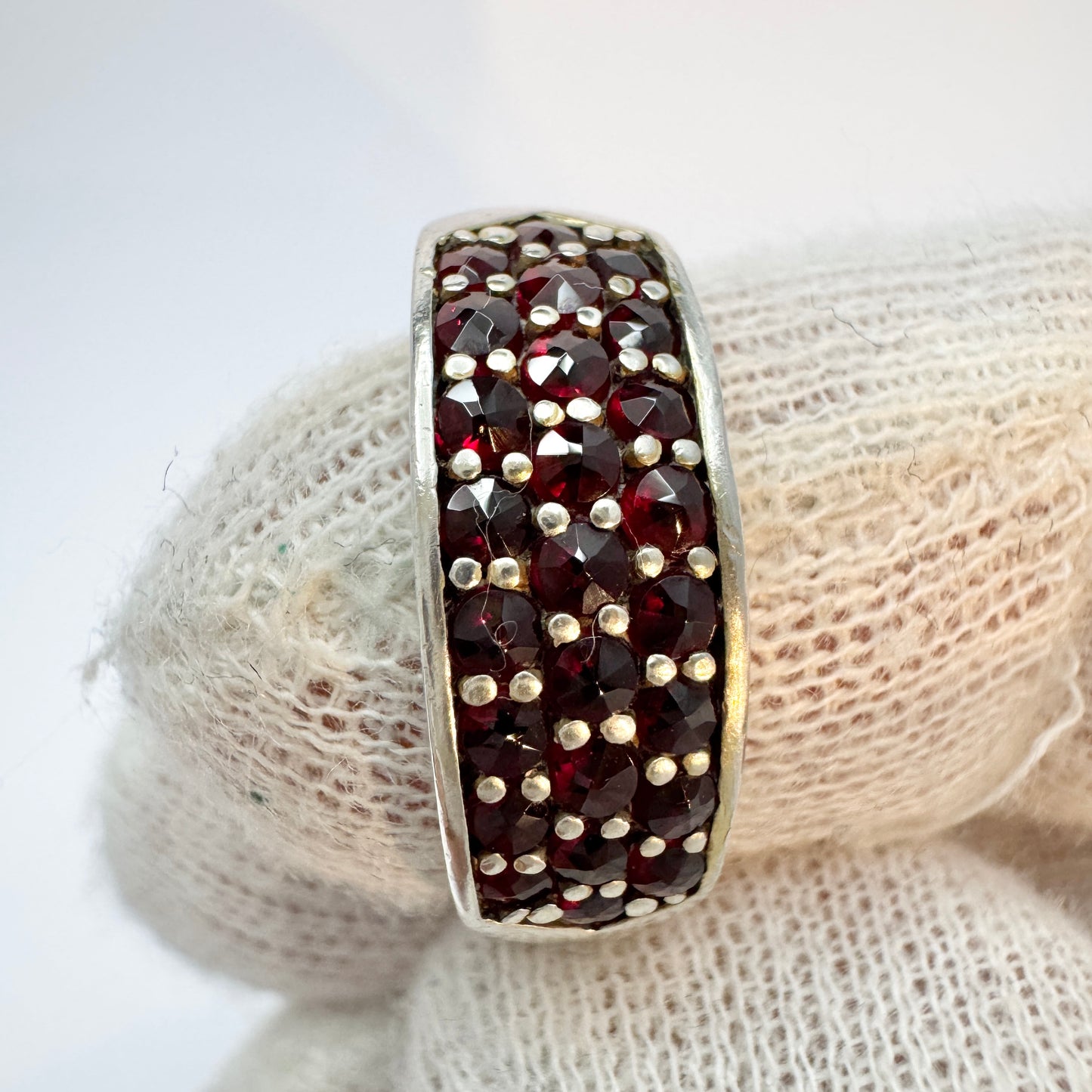 Vintage c 1940-50s. Solid Silver Garnet Ring.