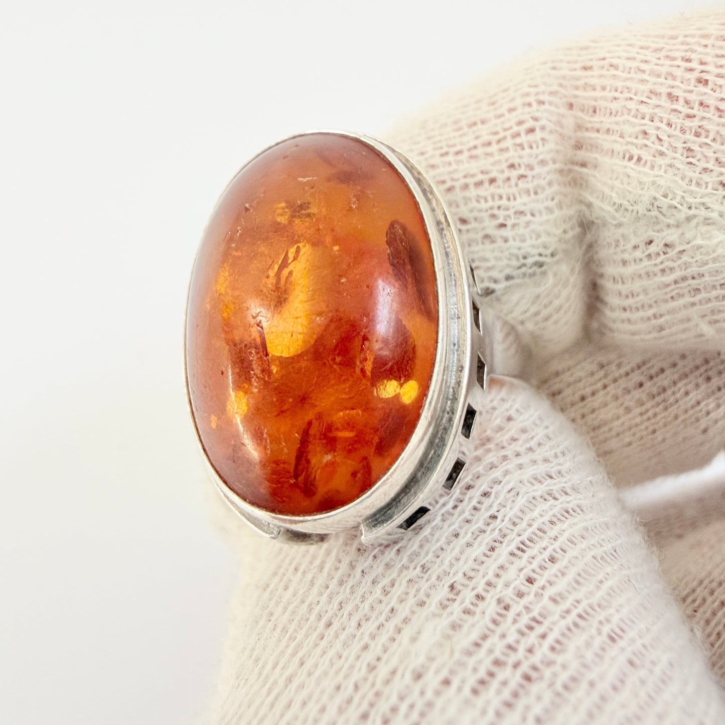 Ostsee-schmuck, Fischland ca 1970. Solid Silver Amber Ring