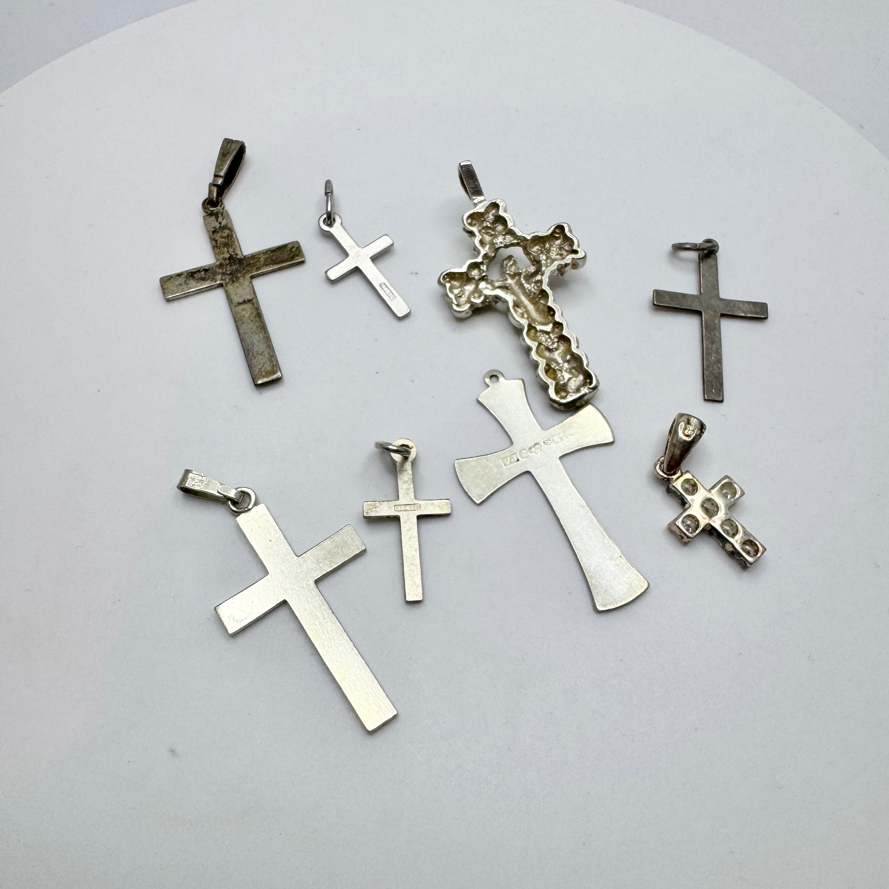 Job Lot. Vintage Solid Silver Cross Crucifix Pendants. – T