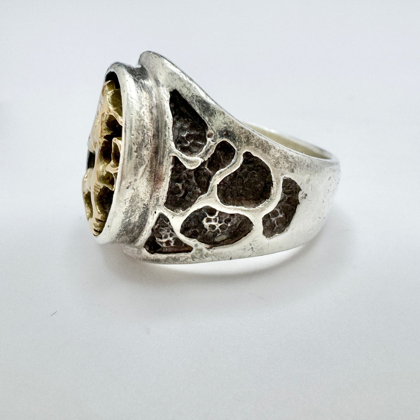 Vintage Sterling Silver Gold Finnish Lion Ring. 24 gram.