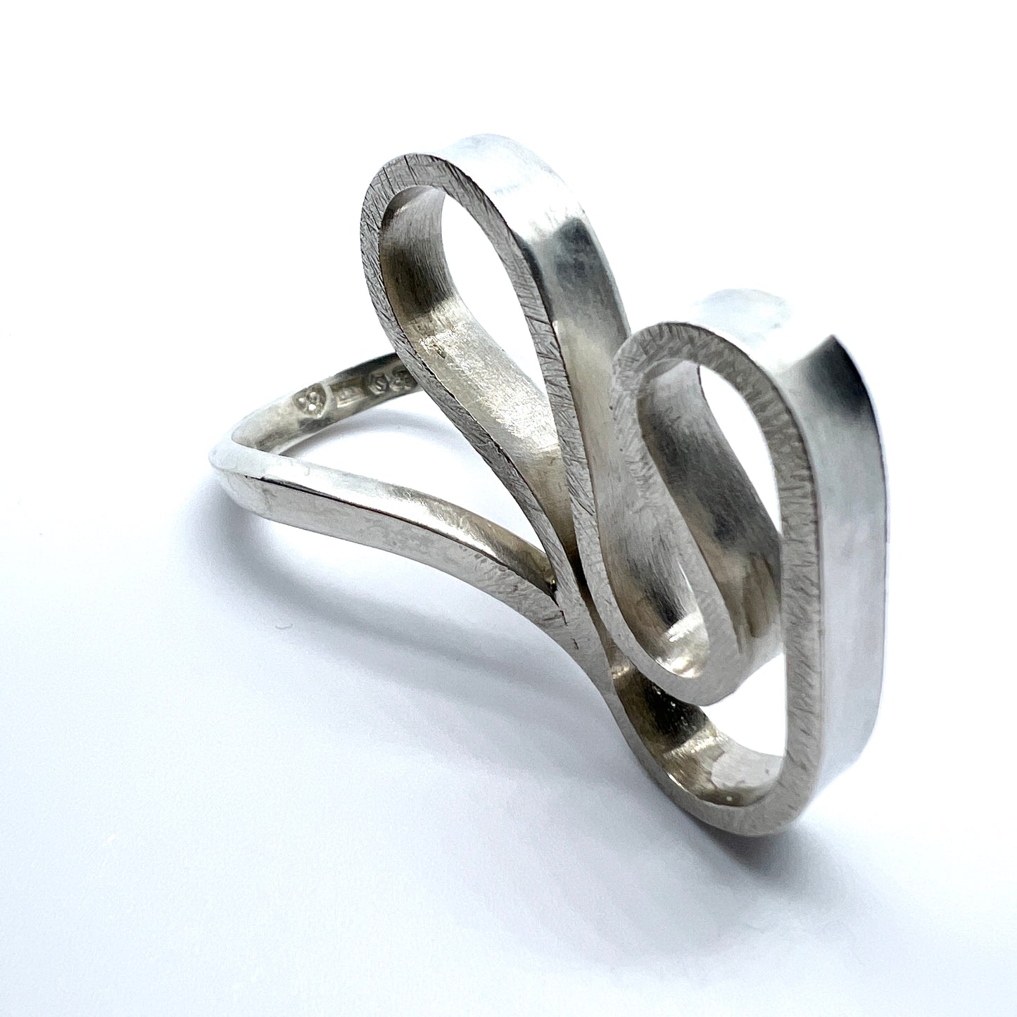 Carl Forsberg, Sweden 1972. Bold Vintage Modernist Sterling Silver Ring.