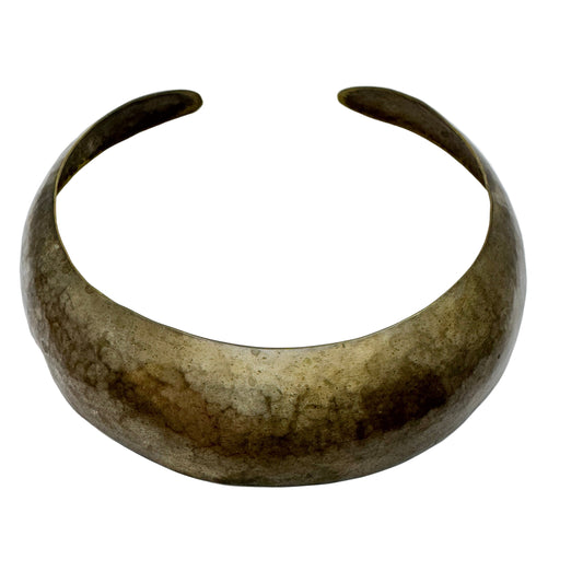 Mark Spirito, USA. Vintage Hammered Neck Cuff. Signed.