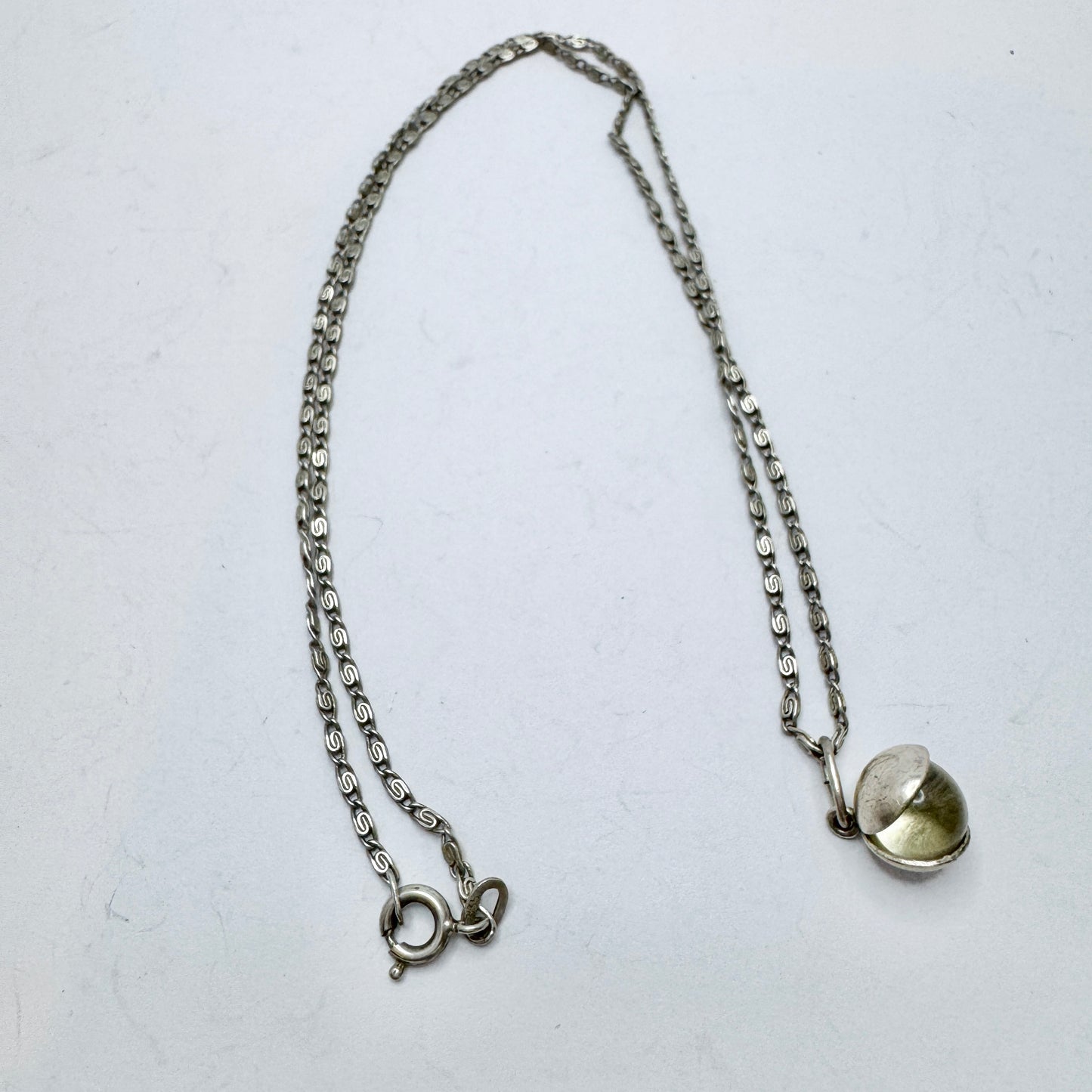 Vintage Solid Silver Pool of Light Quartz Pendant Necklace.