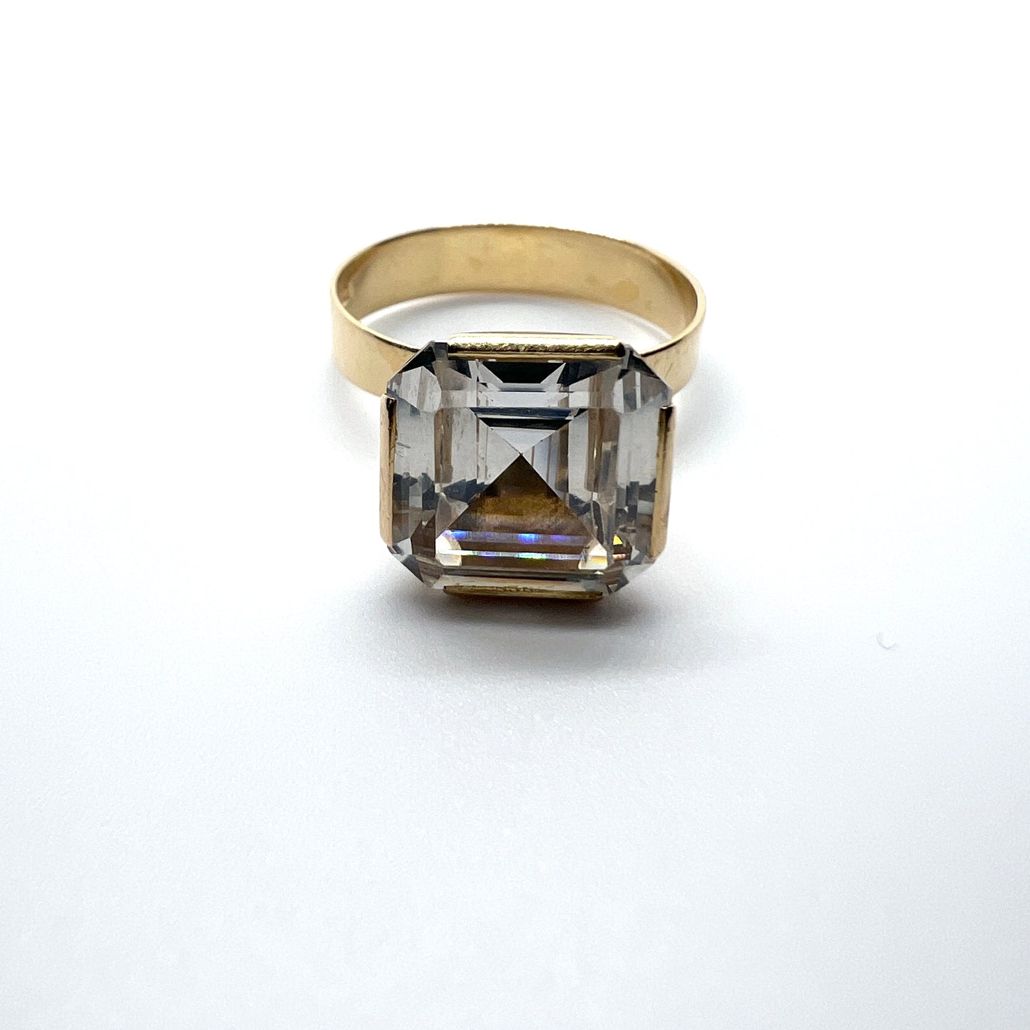 J Petersson, Sweden 1969. Vintage Modernist 18k Gold Rock Crystal Ring.