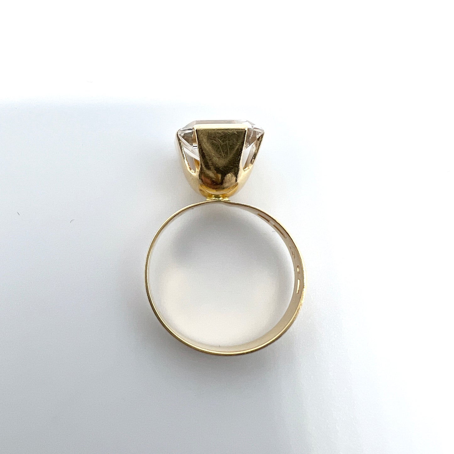 J Petersson, Sweden 1969. Vintage Modernist 18k Gold Rock Crystal Ring.