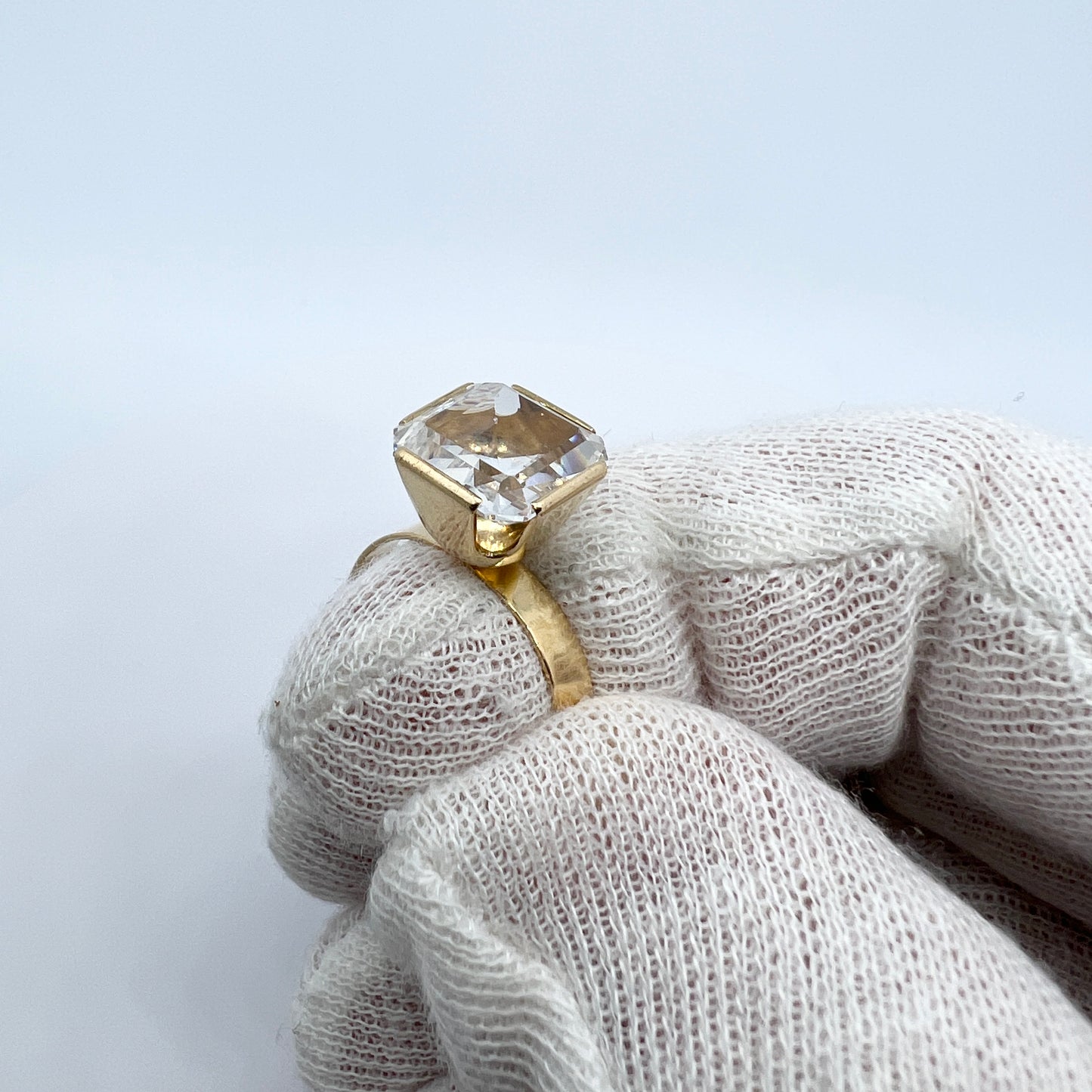 J Petersson, Sweden 1969. Vintage Modernist 18k Gold Rock Crystal Ring.