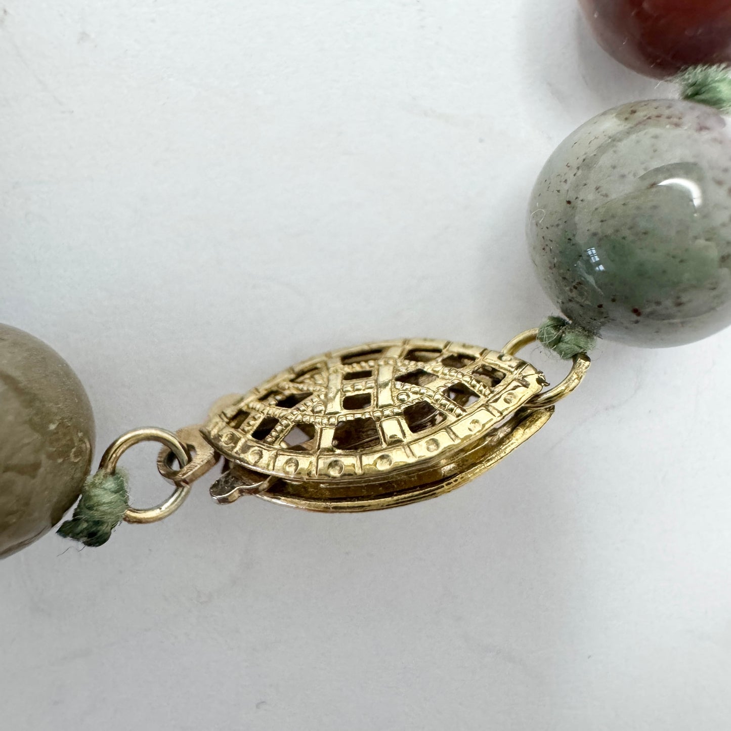 Vintage 14k Gold Agate Necklace.