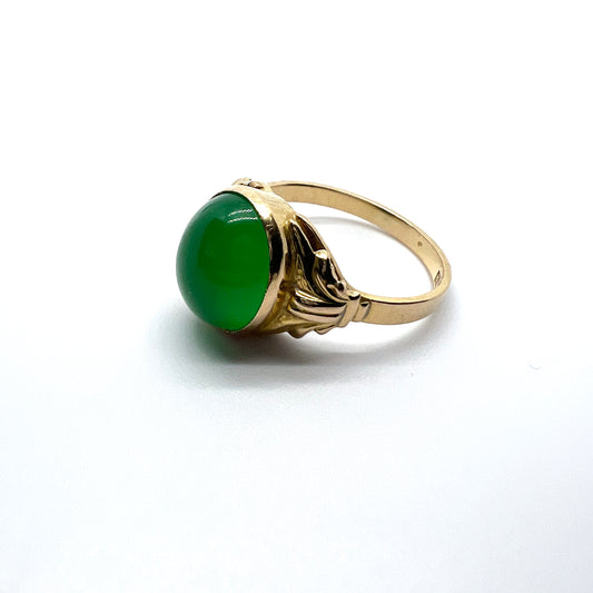 Wiktorsson, Sweden 1953. Vintage 18k Gold Chrysoprase Ring.