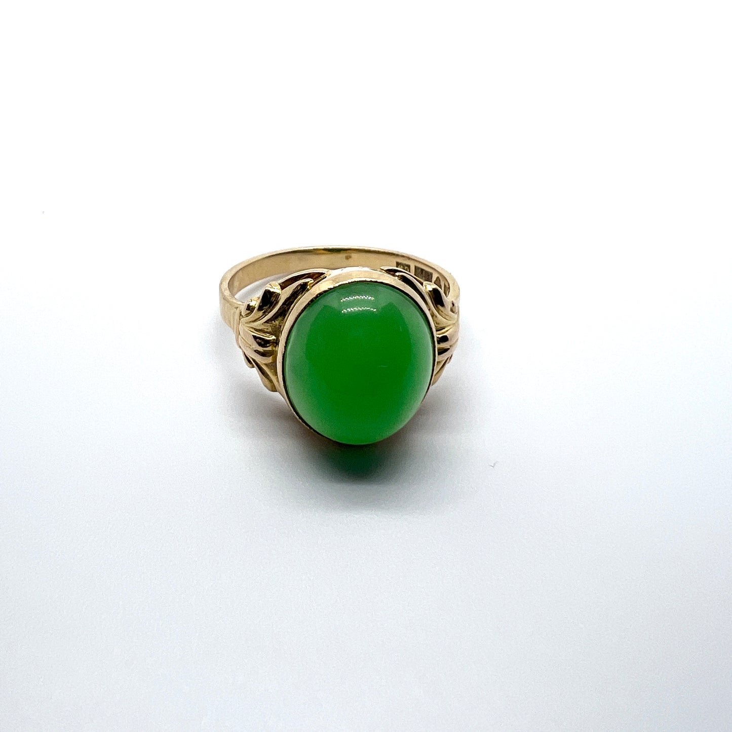 Wiktorsson, Sweden 1953. Vintage 18k Gold Chrysoprase Ring.