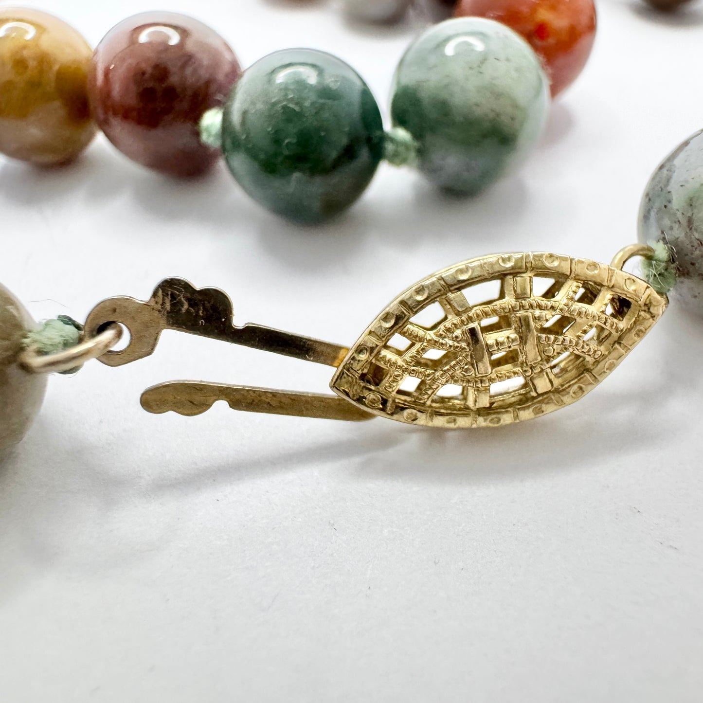 Vintage 14k Gold Agate Necklace.