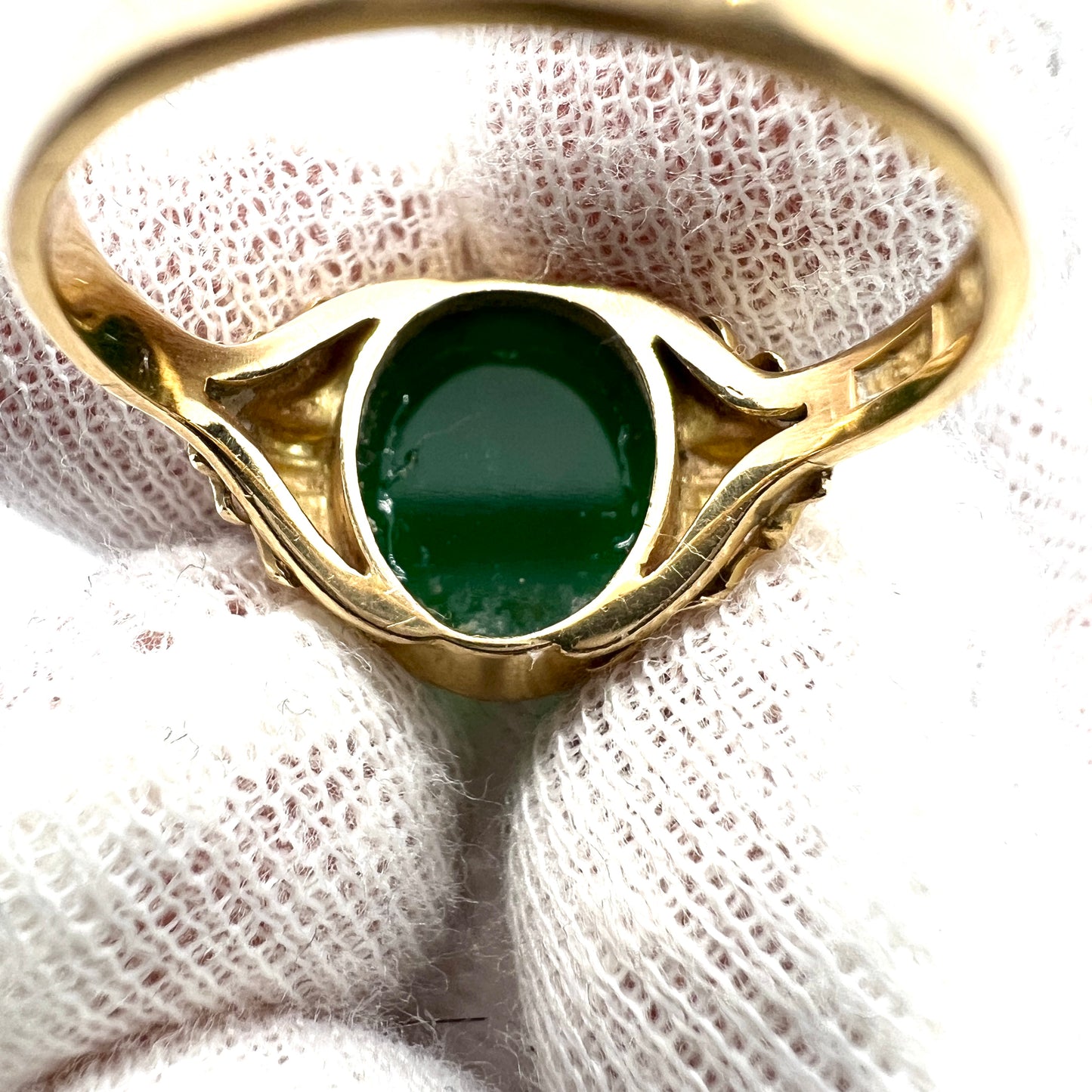 Wiktorsson, Sweden 1953. Vintage 18k Gold Chrysoprase Ring.