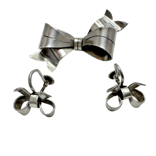 Sweden 1940s. Vintage Solid Silver Ribbon Brooch and Earrings