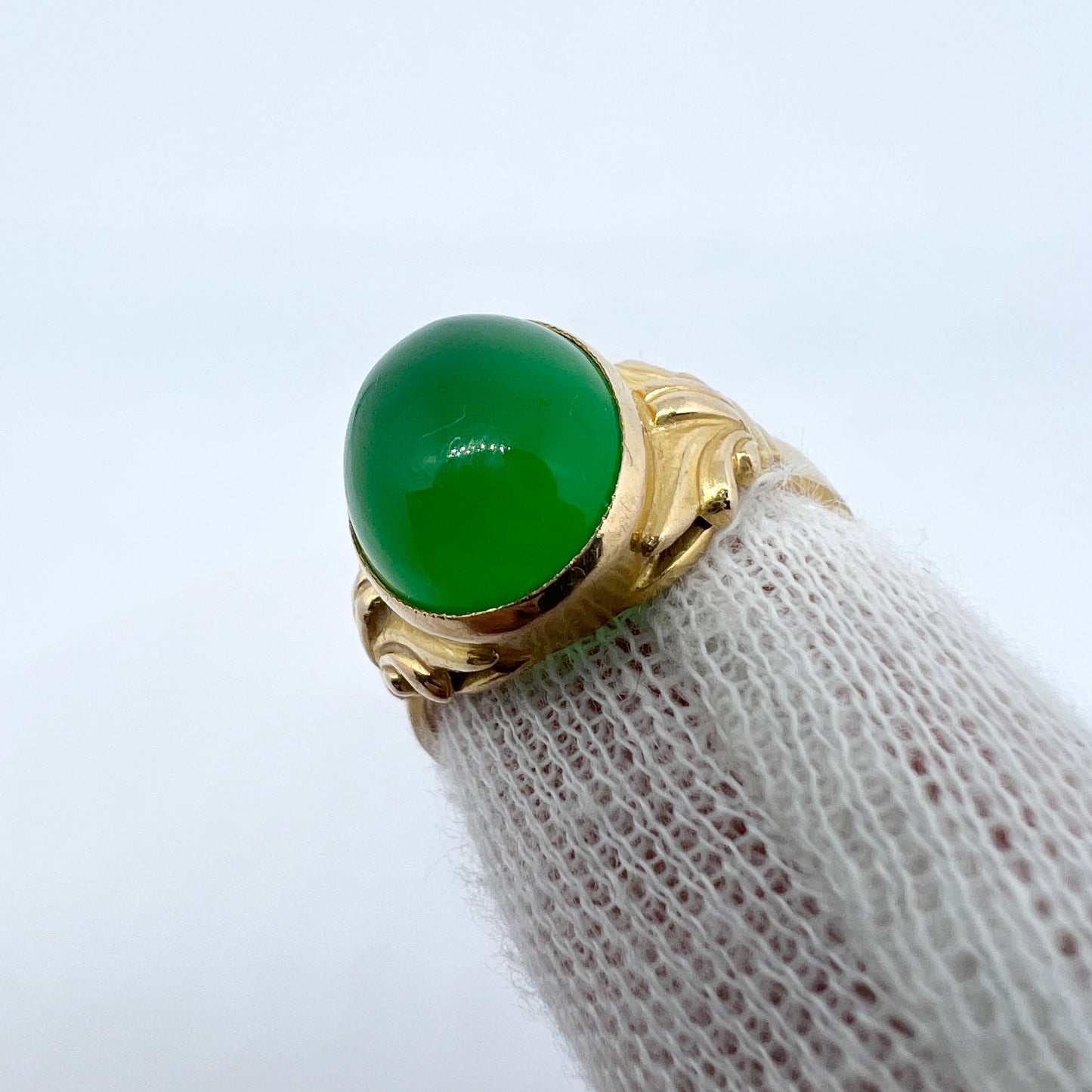 Wiktorsson, Sweden 1953. Vintage 18k Gold Chrysoprase Ring.