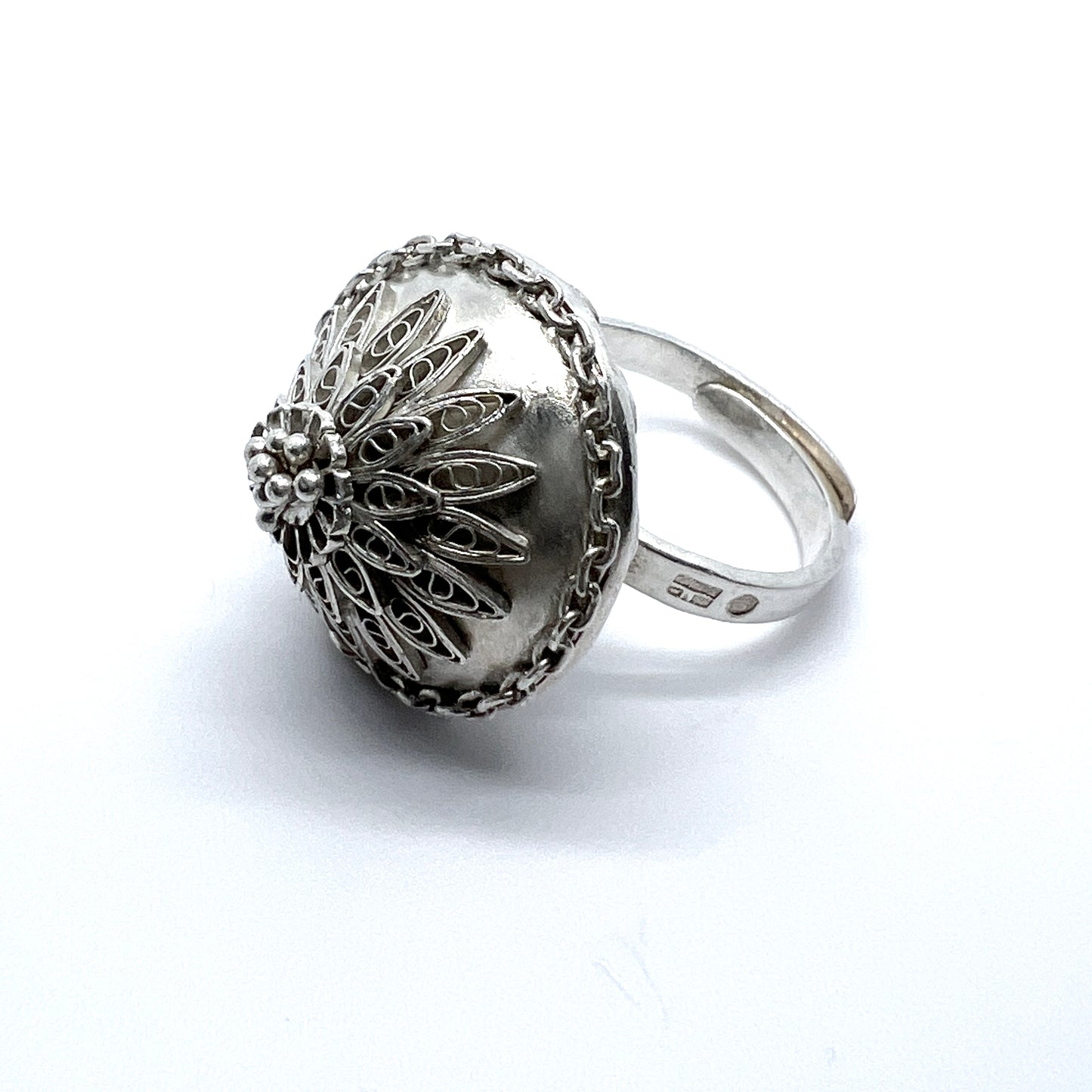 Finnish Import 1966. Vintage Oriental Solid Silver Filigree Ring.