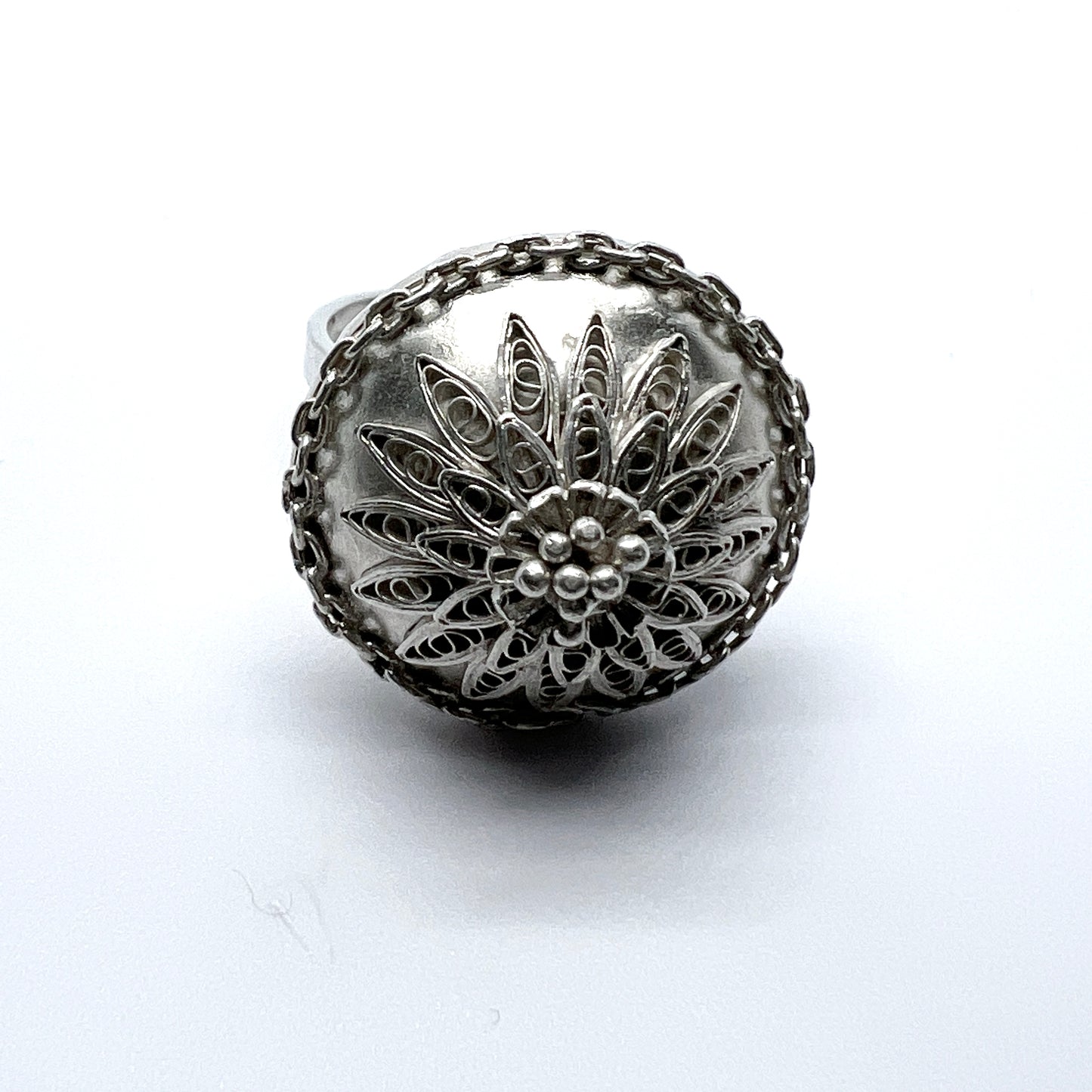 Finnish Import 1966. Vintage Oriental Solid Silver Filigree Ring.