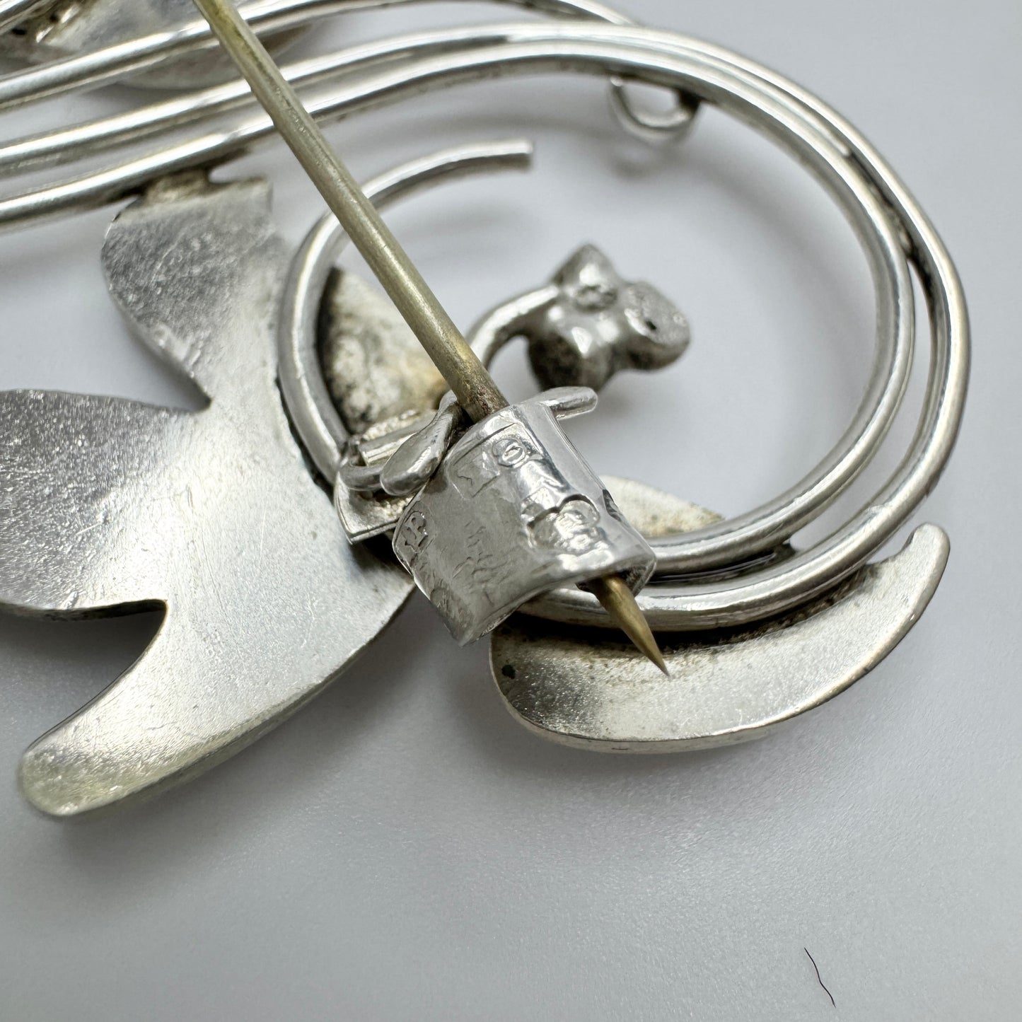 Sten Peterson, Sweden 1948. Large Sterling Silver Love Birds Brooch.