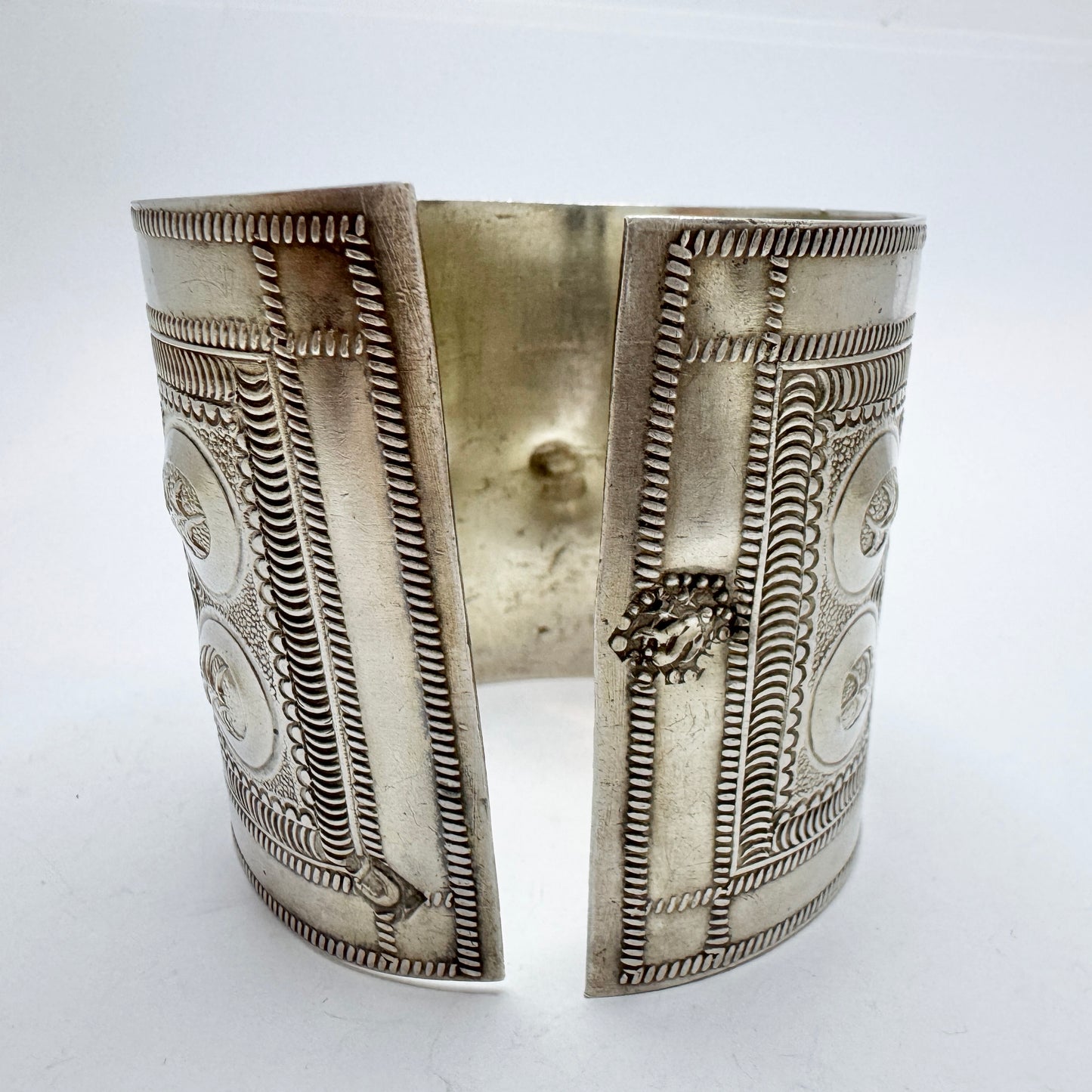 North Africa. Chunky 106gram Vintage Solid Silver Fish Flower Cuff Bracelet.
