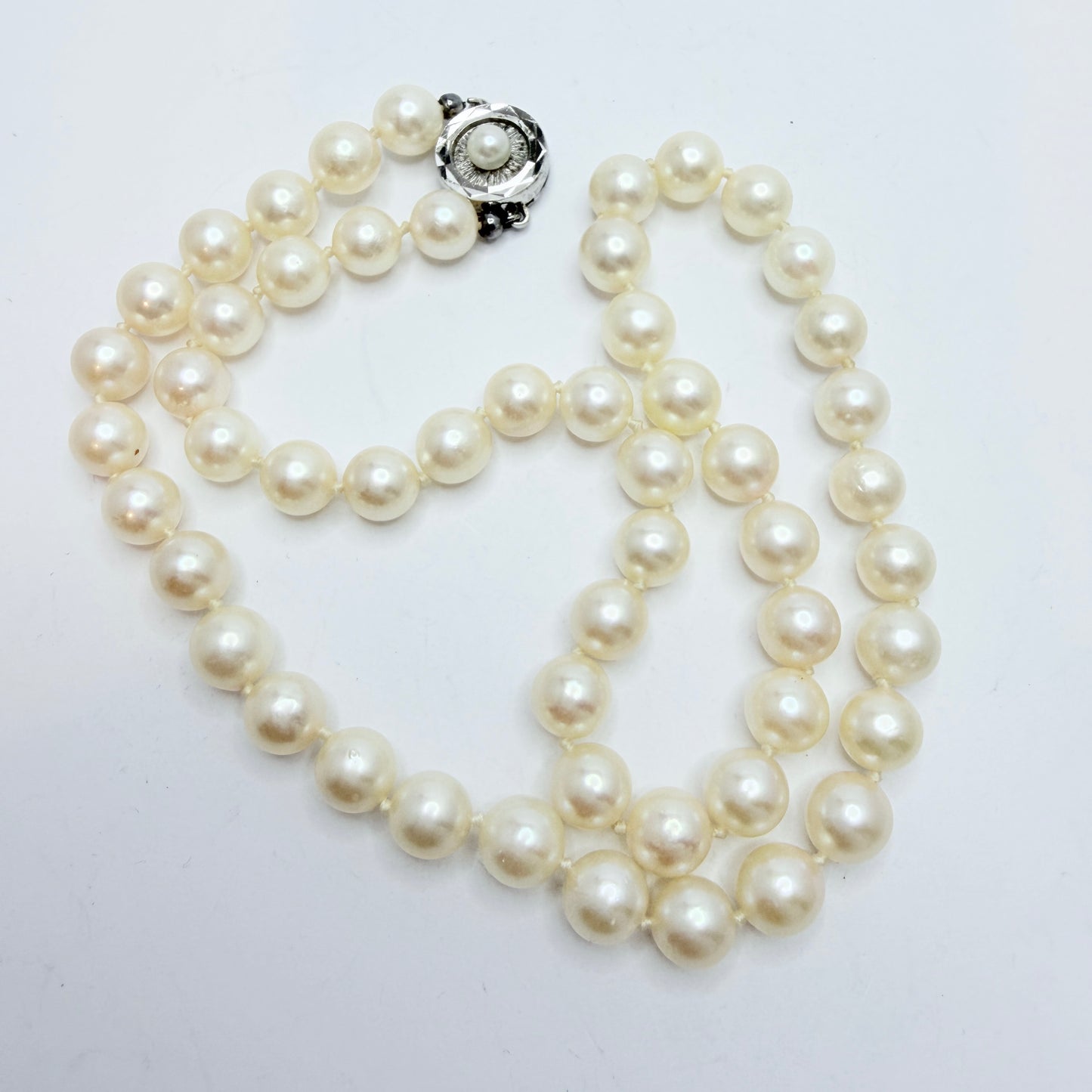 JKa Köhle, Germany. Vintage 7.5mm Pearl Silver Clasp Necklace