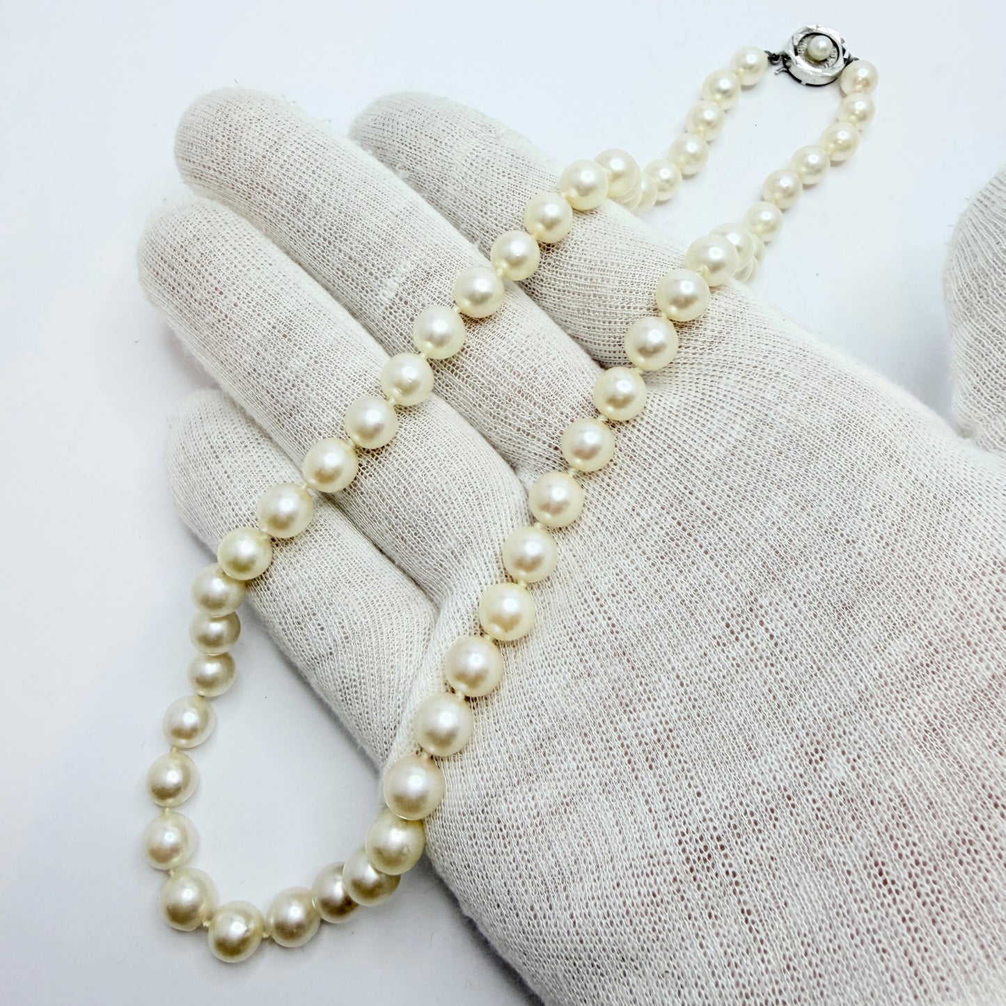 JKa Köhle, Germany. Vintage 7.5mm Pearl Silver Clasp Necklace