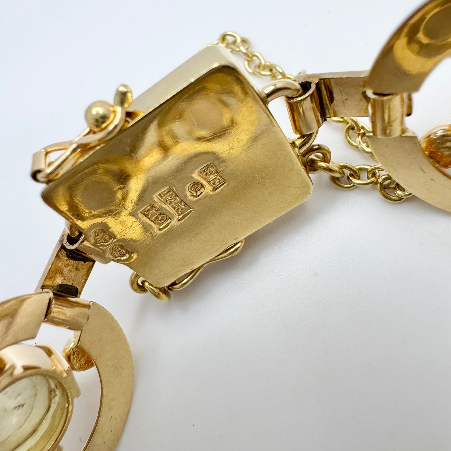 Smycka, Sweden 1973. Vintage 18k Gold Moonstone Bracelet. 52gram