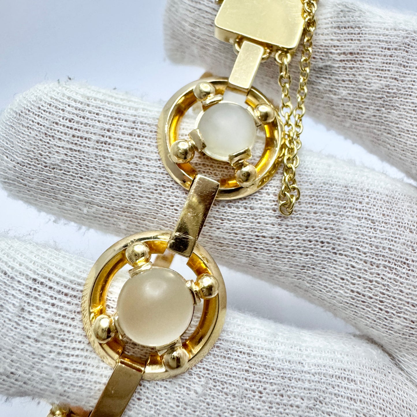 Smycka, Sweden 1973. Vintage 18k Gold Moonstone Bracelet. 52gram