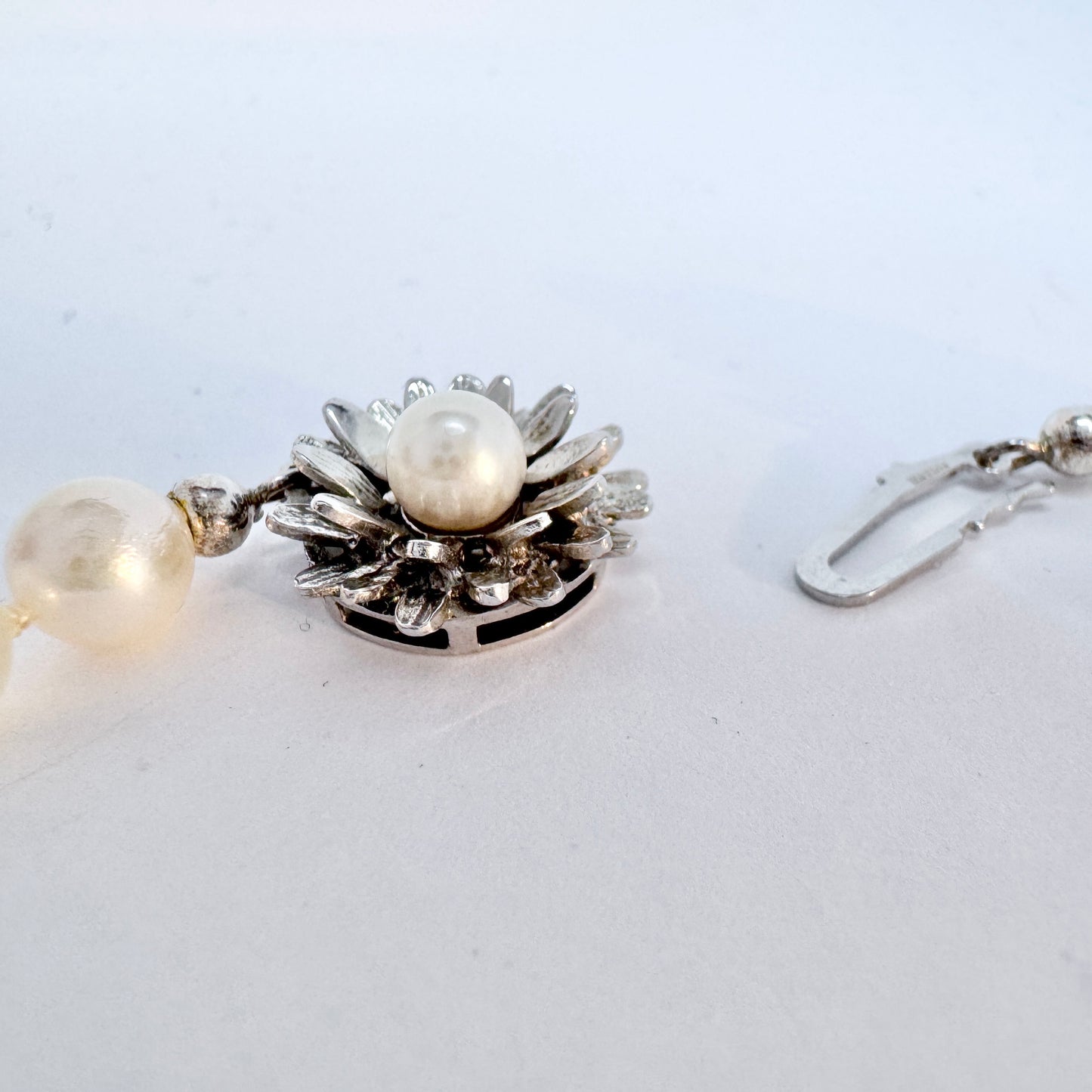 JKa Köhle, Germany. Vintage Pearl Sterling Clasp Necklace.