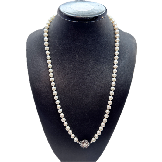 JKa Köhle, Germany. Vintage Pearl Sterling Clasp Necklace.