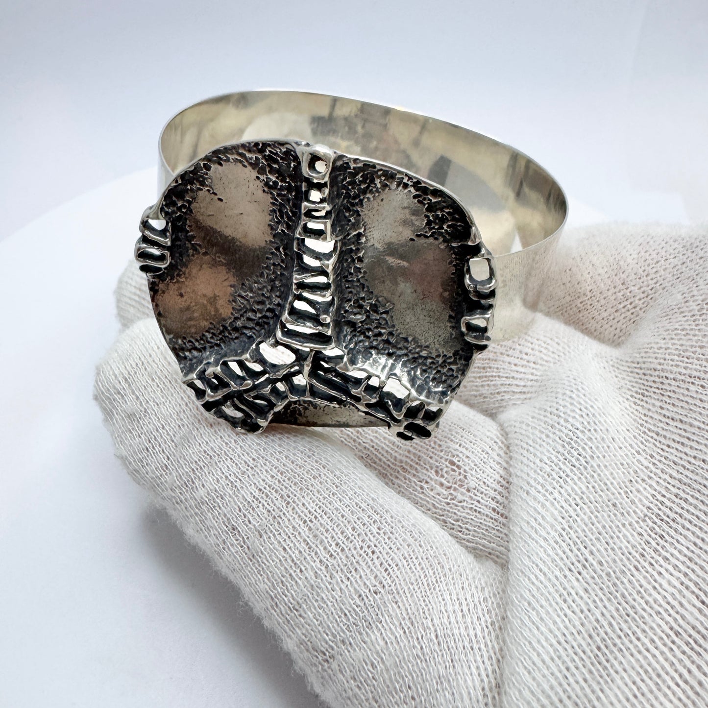 Teka Theodor Klotz, Germany ca 1970. Vintage Silver Peace Sign Hippie Bracelet.