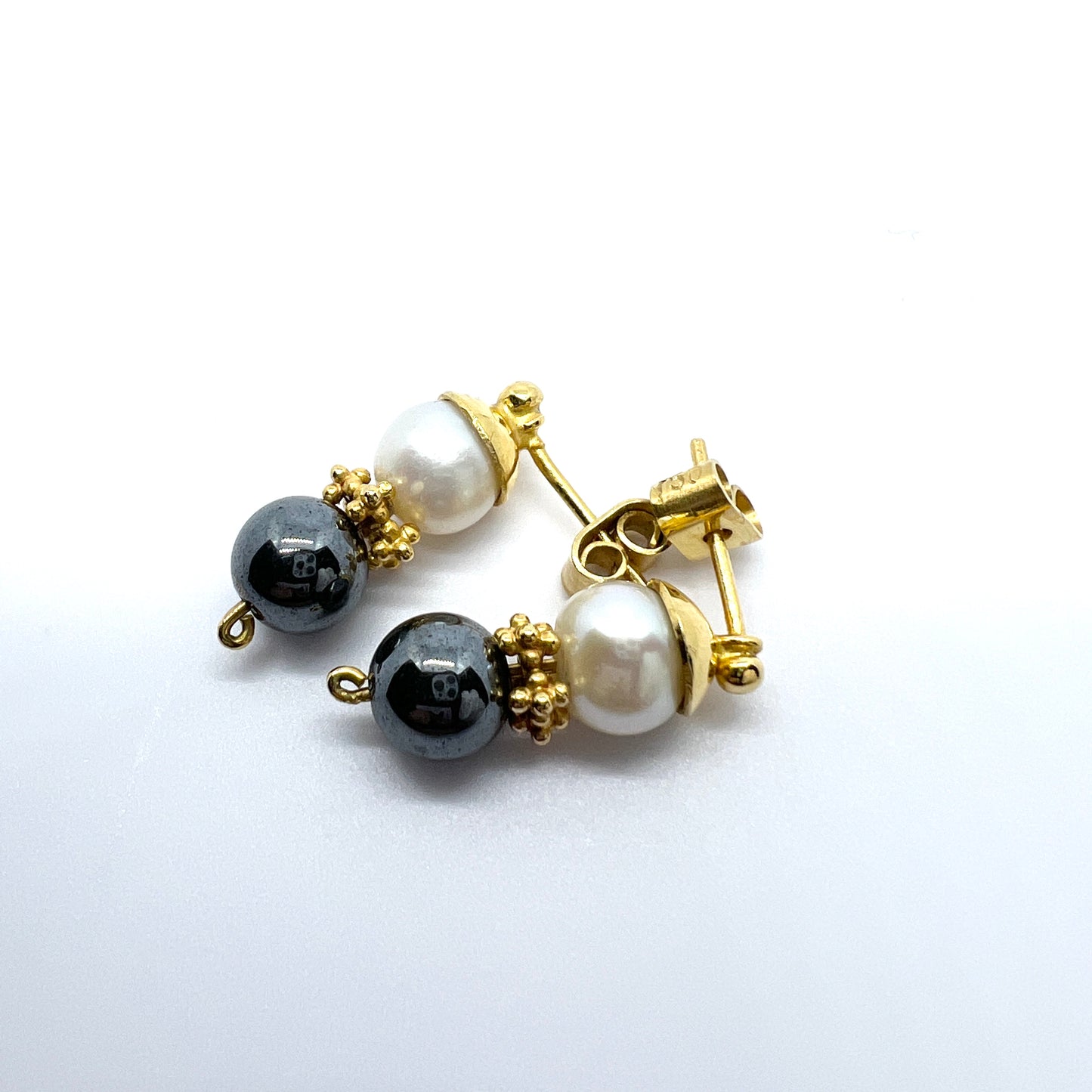 Vintage 18k Gold Pearl Hematite Earrings.
