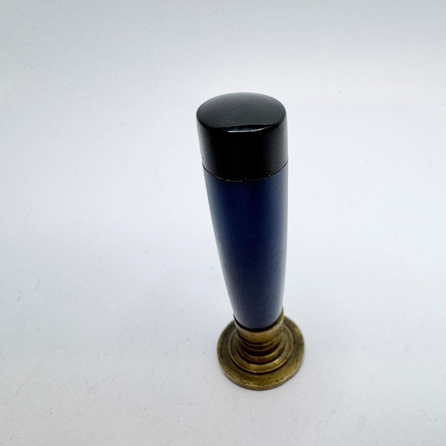 Vintage c 1930s Bakelite Wax Seal Stamp "AO / OA"