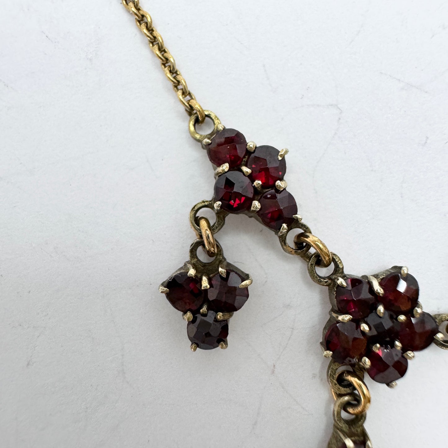 Vintage Garnet Gilt Metal Necklace.
