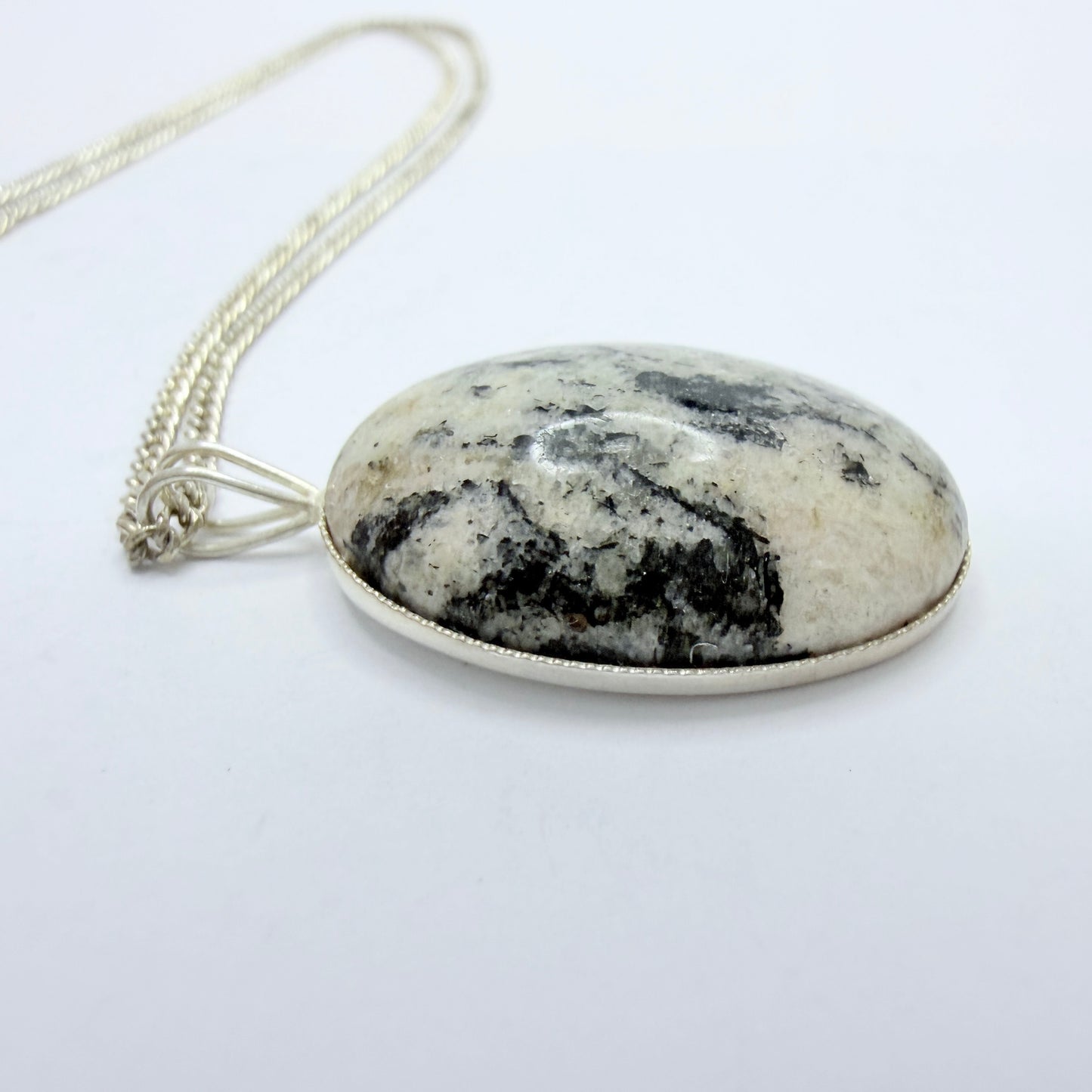 Vintage Sterling Silver Hardstone Pendant Necklace.
